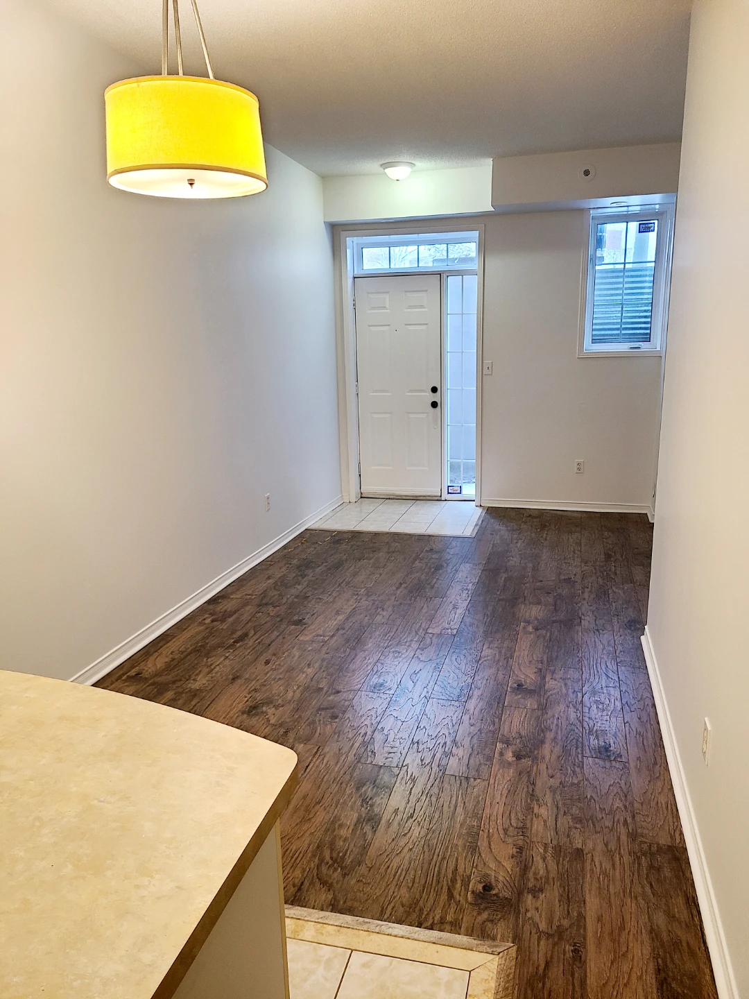 One Bedroom Townhouse in Mississauga for Rent - photo 3