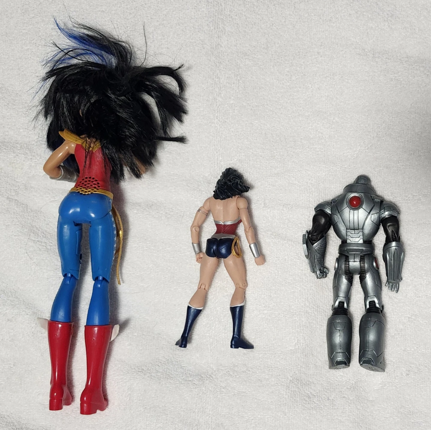 2 Woman Woman and Cyborg Action Figures- Pre-owned - photo 2