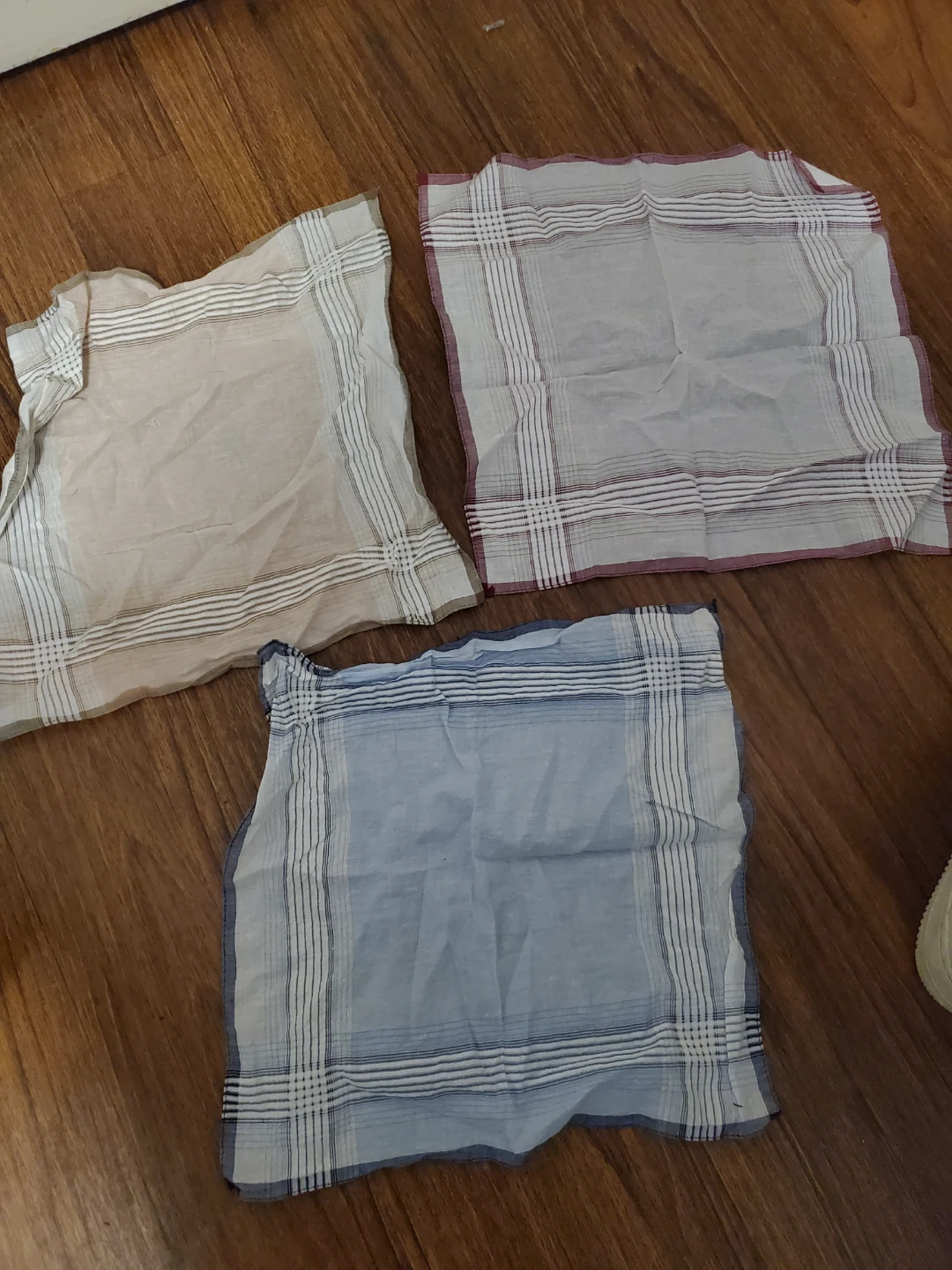 Napkins/Cloth Kleenex/Placemats
