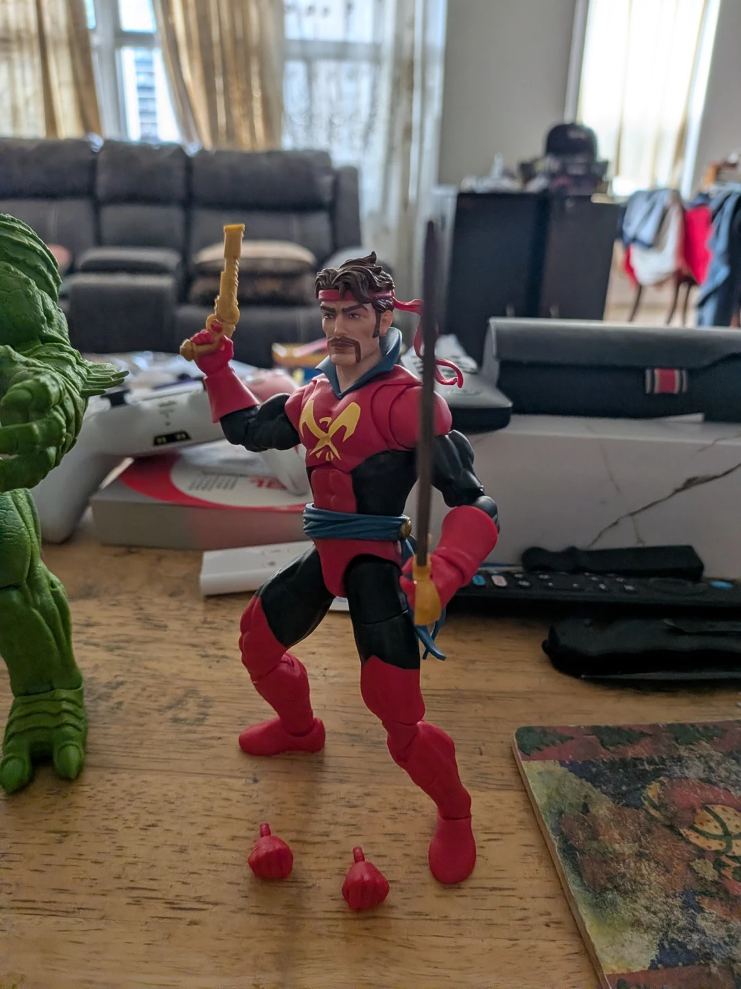 Loose Marvel Legends Corsair and CH'OD with accessories - photo 4