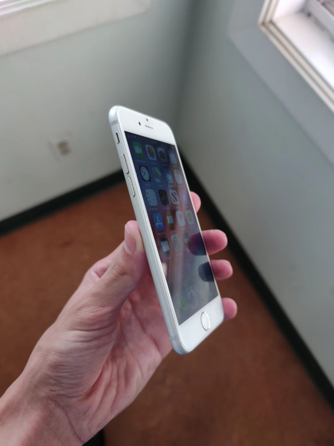 Apple iPhone 6 - Silver 64gb - photo 4