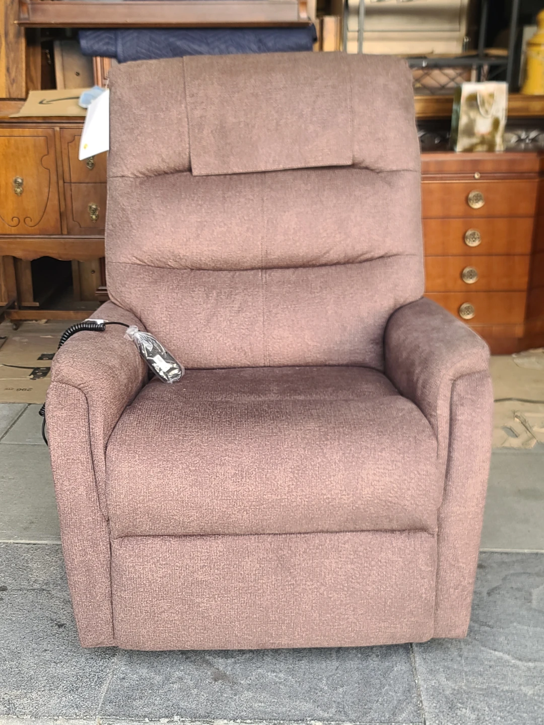 Golden Power Lift Recliner – Like New