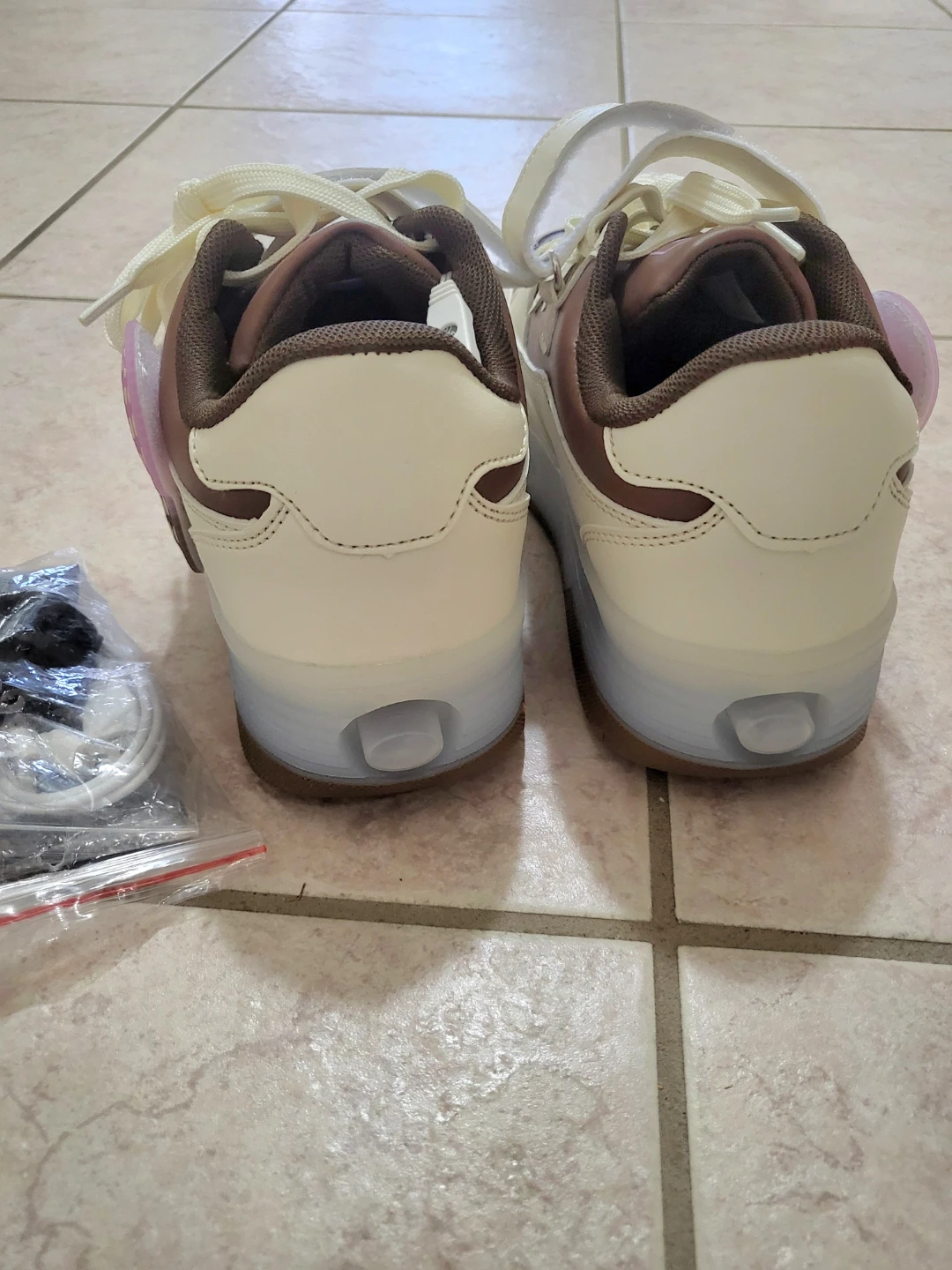 Unisex Roller Shoes with LED Lights - photo 4