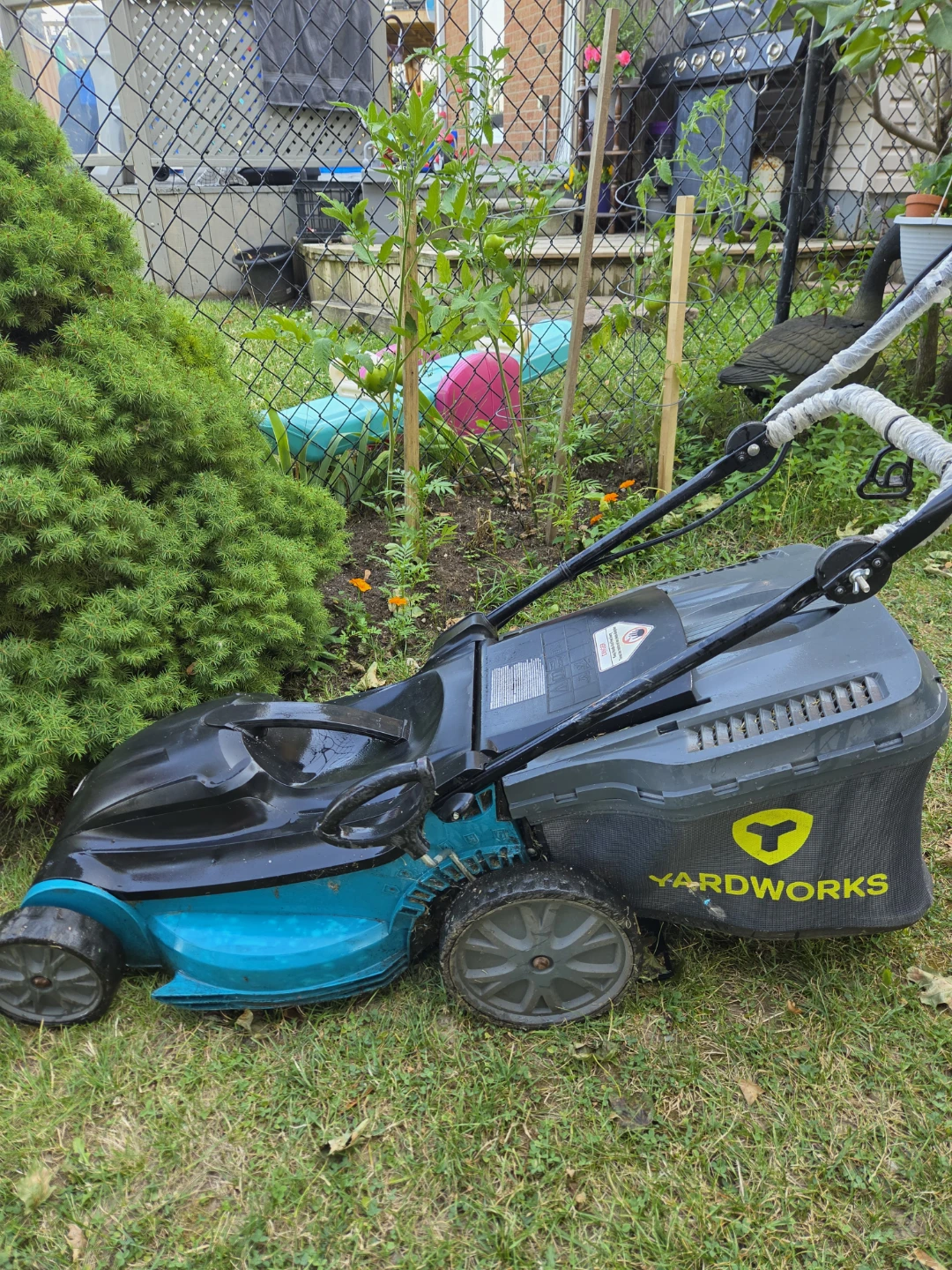 Yardworks Electric Lawn Mower