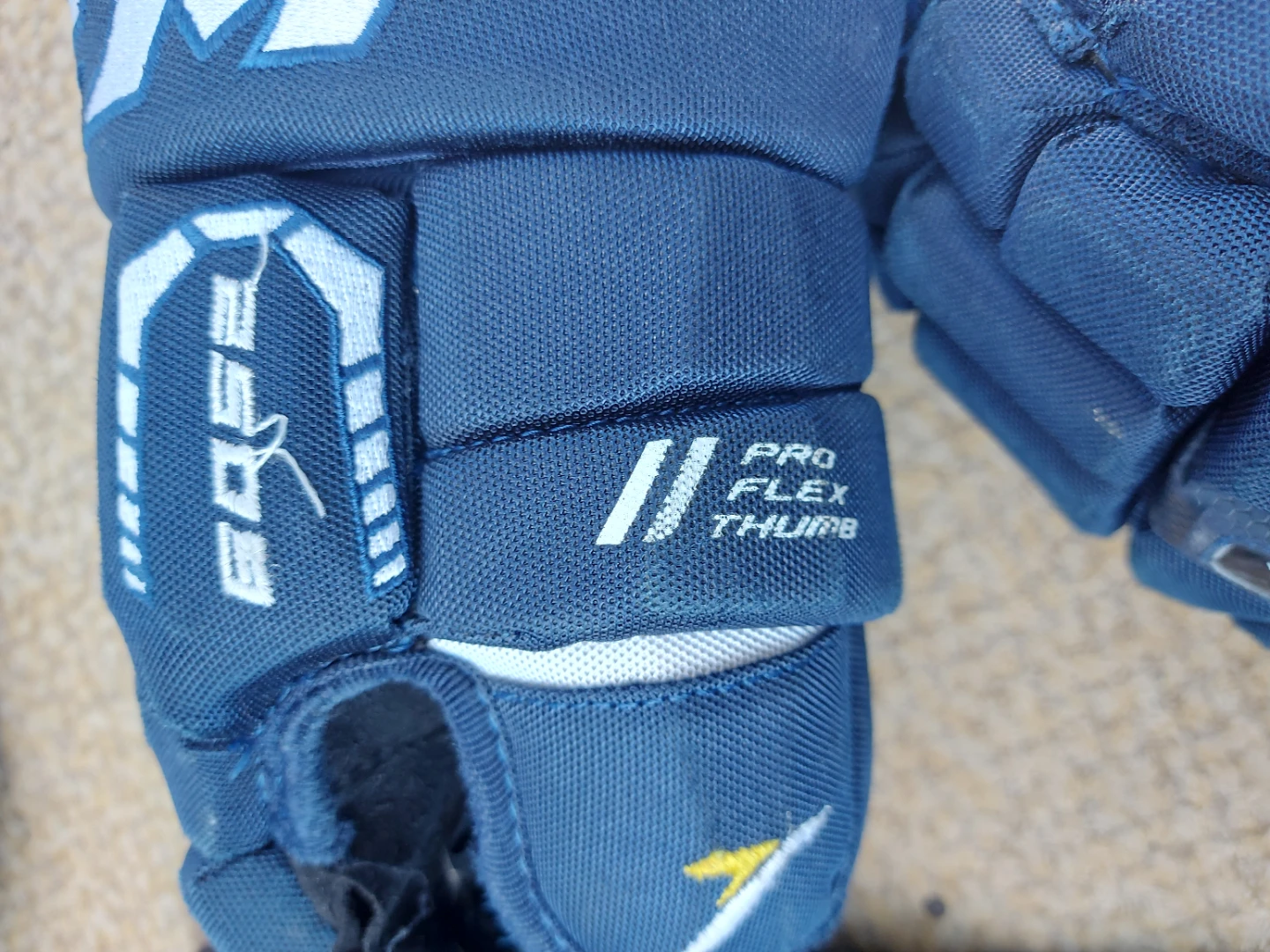 Bauer CCM and Mission hockey equipment set with bag - photo 4