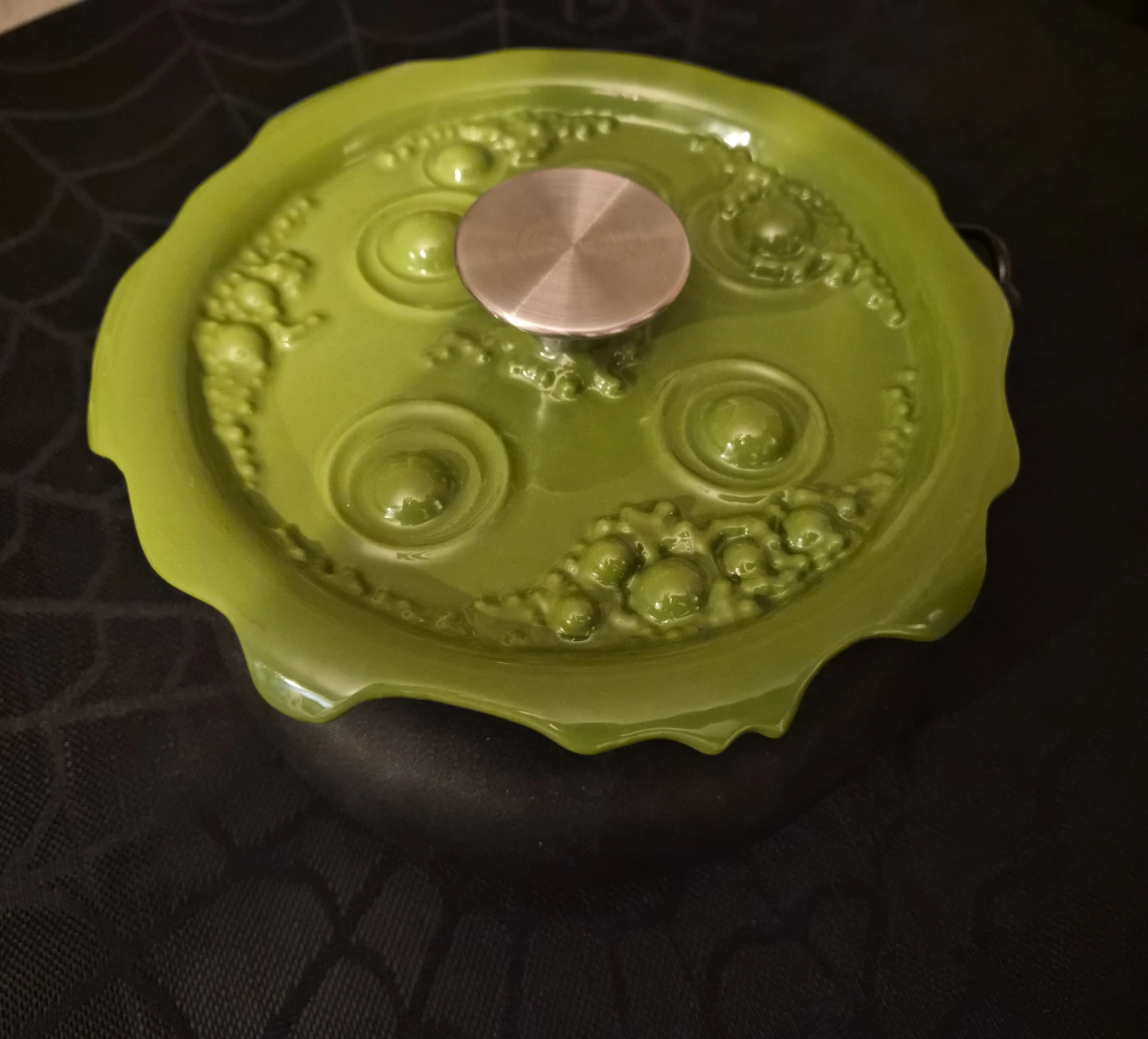 4-Quart Cast Iron Cauldron Pot with Green 'Bubbling' Lid