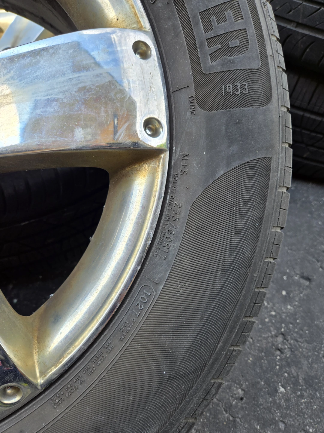 Motomaster Tires with 2 Rims - photo 4
