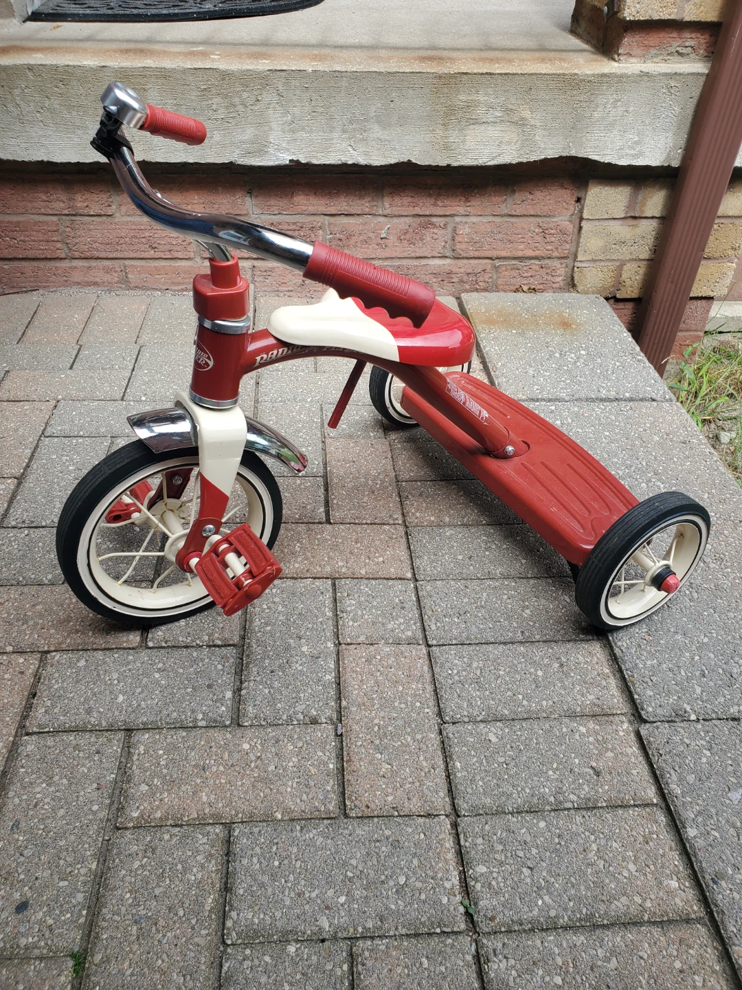 Radio Flyer Classic Red Tricycle