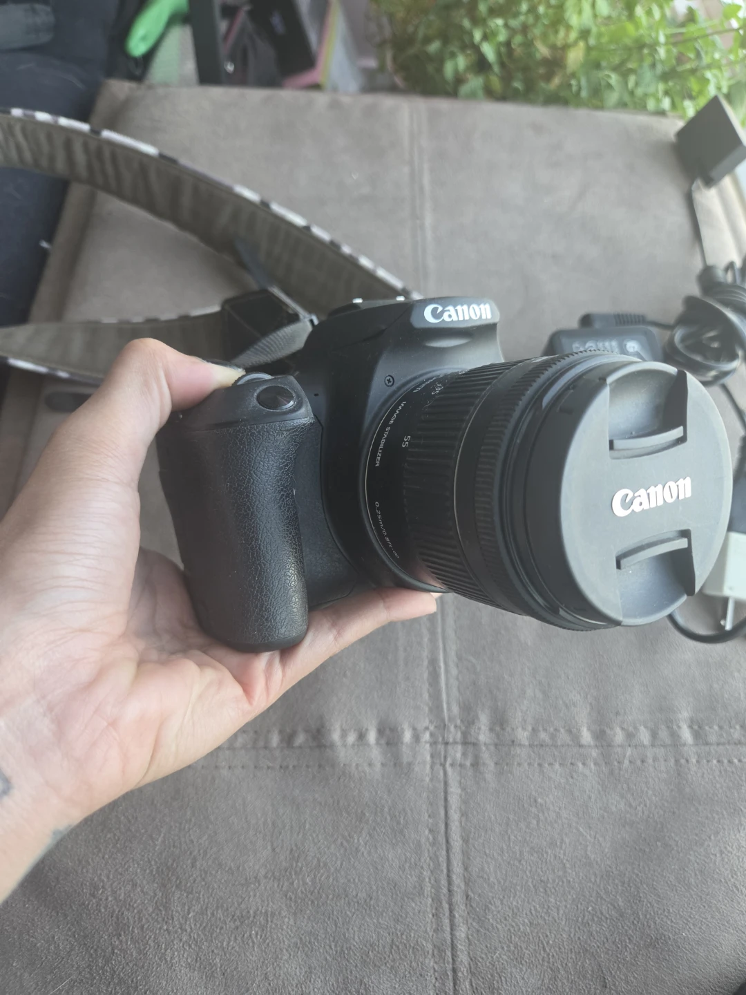 Canon EOS 250D DSLR Camera - photo 2