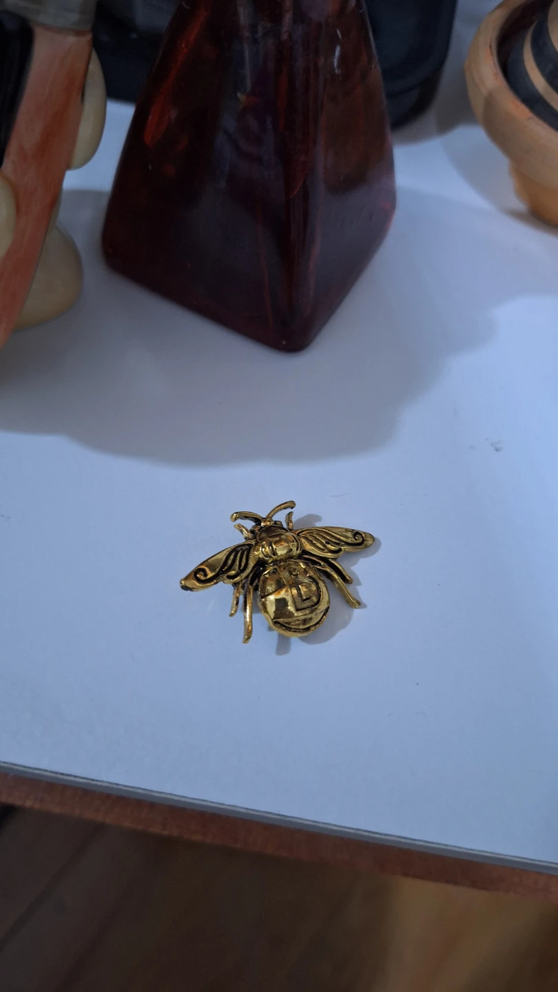 Bridgerton bee pin