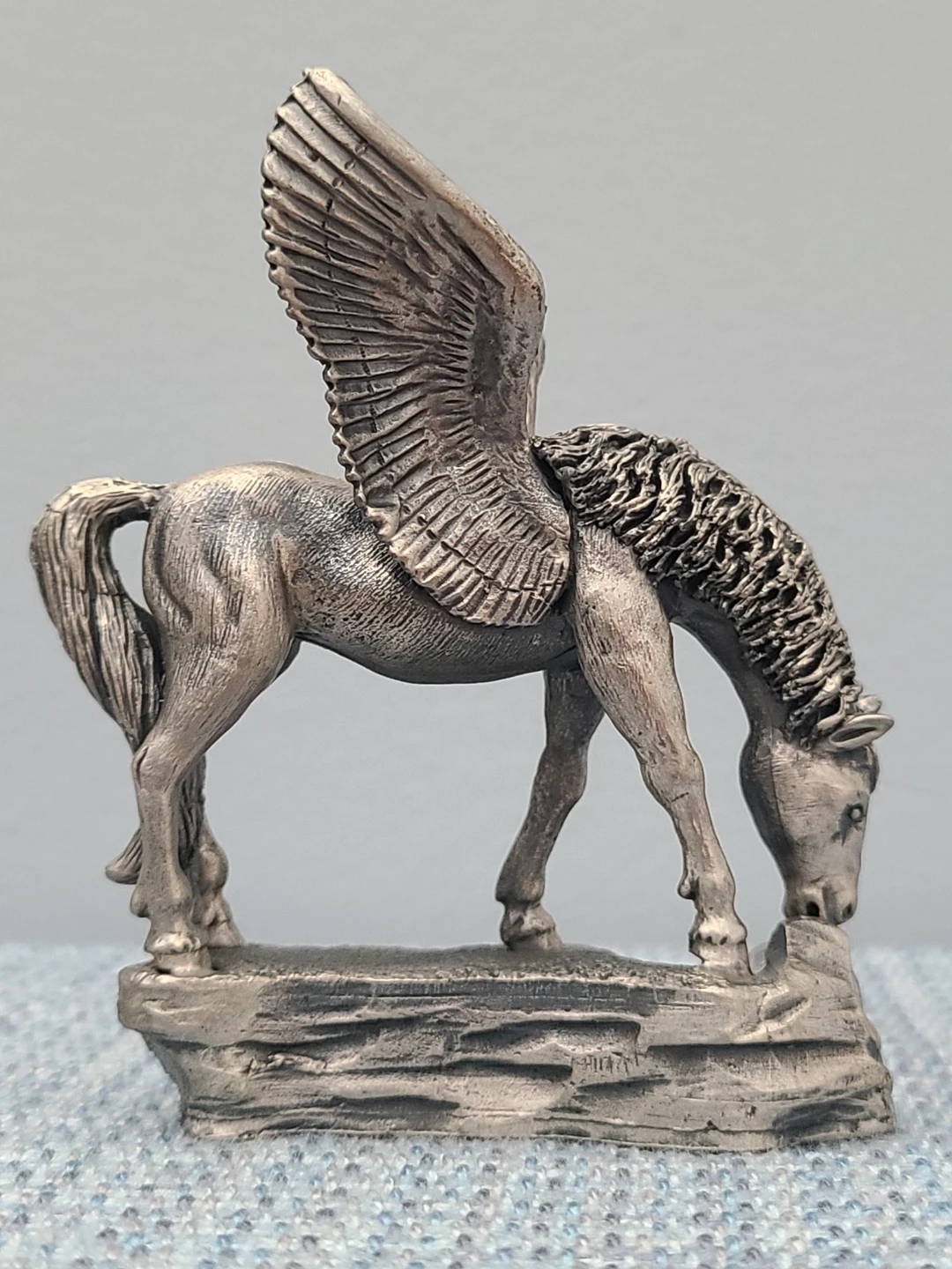 Roy Dobson Pegasus Figurine - photo 2