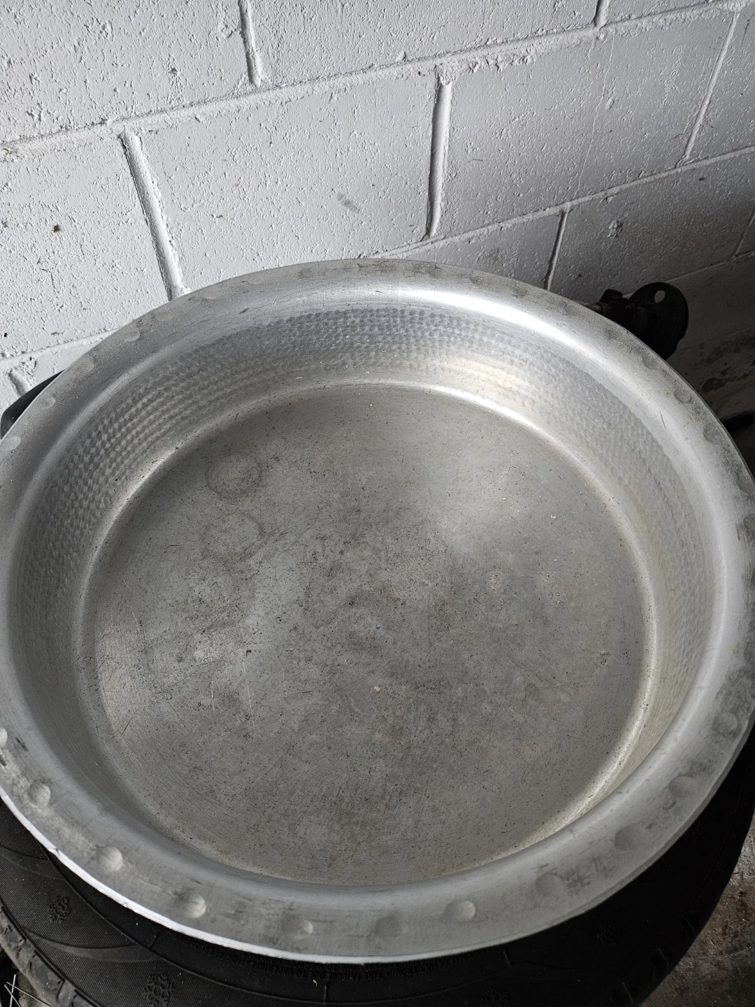 Hammered Aluminium Biryani Cooking Pot with lid - photo 2