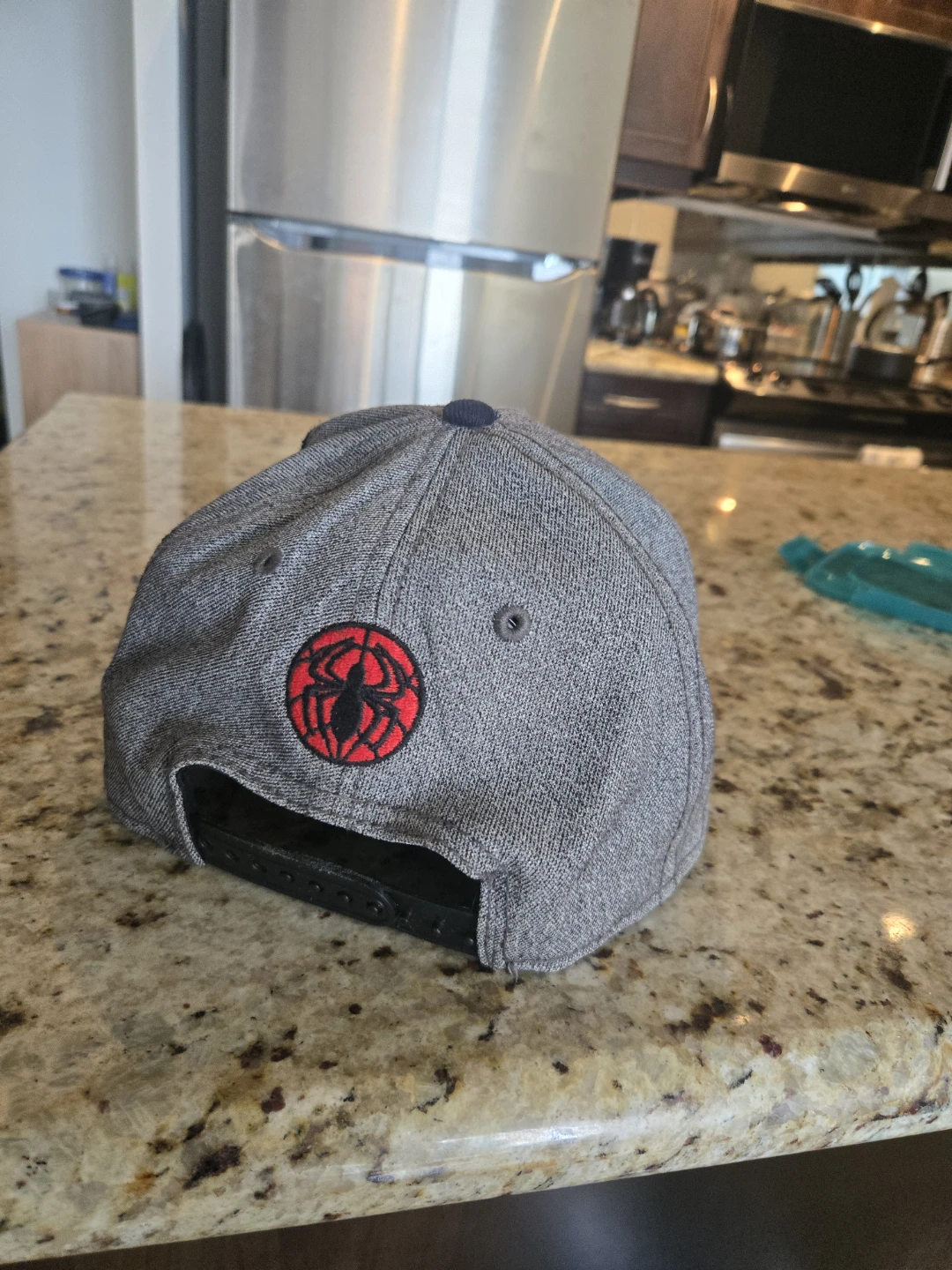 Bioworld Marvel Spiderman Venom Carnage Snapback Hat - photo 3