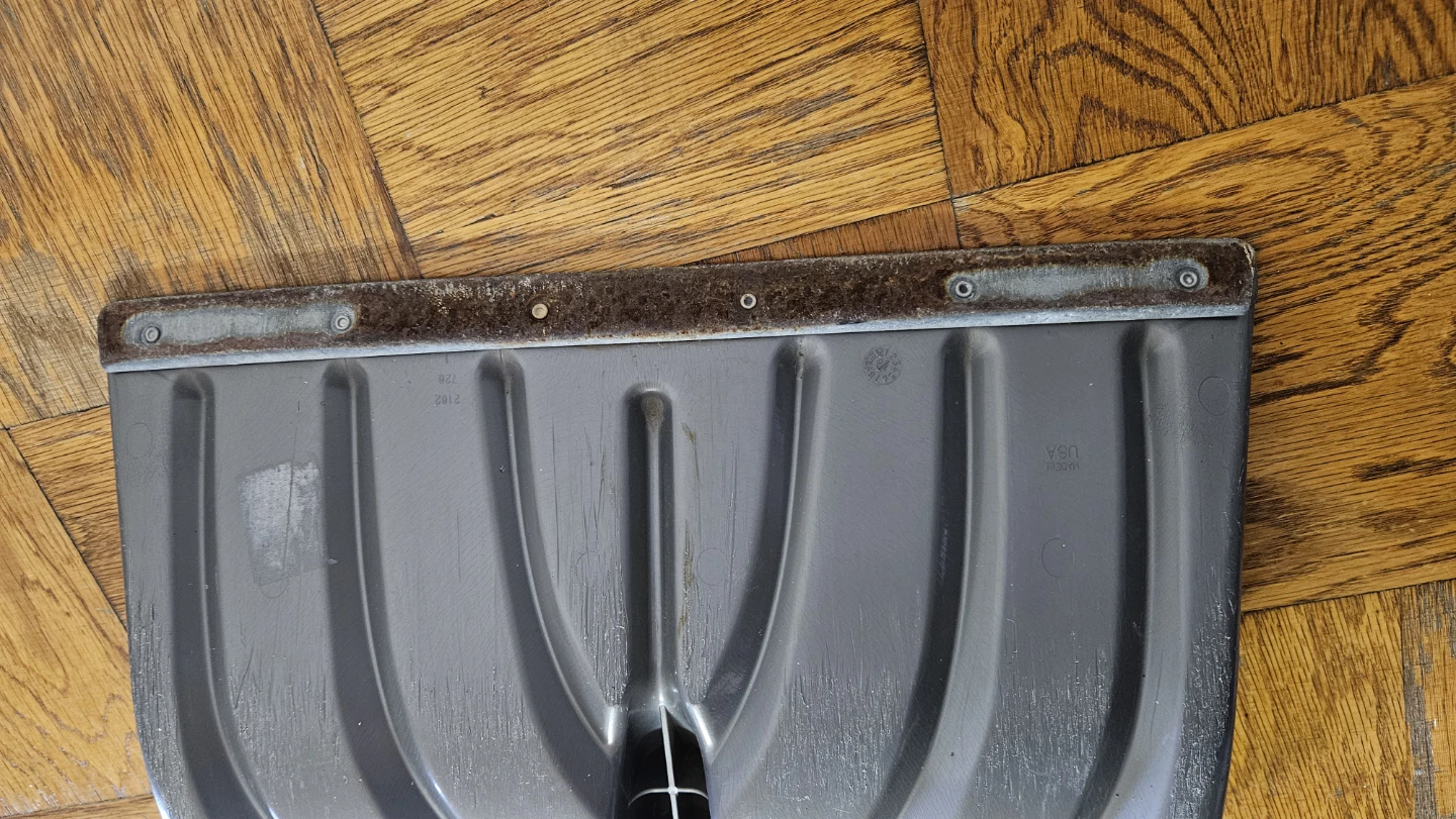Big size Suncast Snow Shovel - photo 2