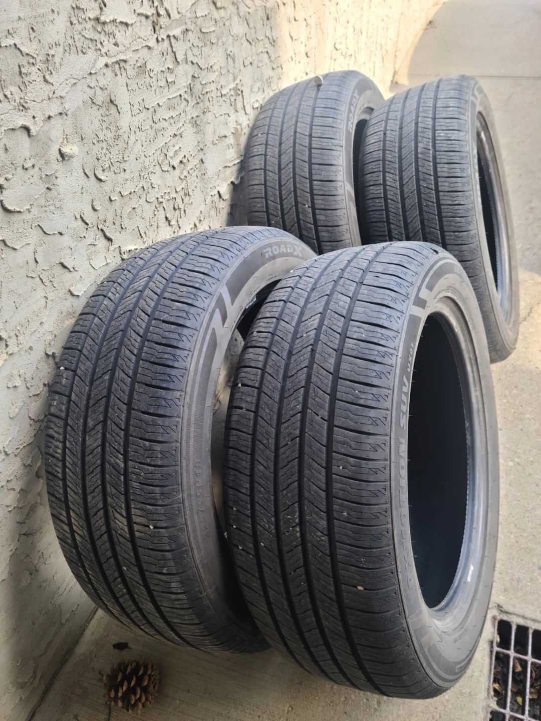 Set of 4 RoadX 3-season tires 225/55R18 98V - photo 2