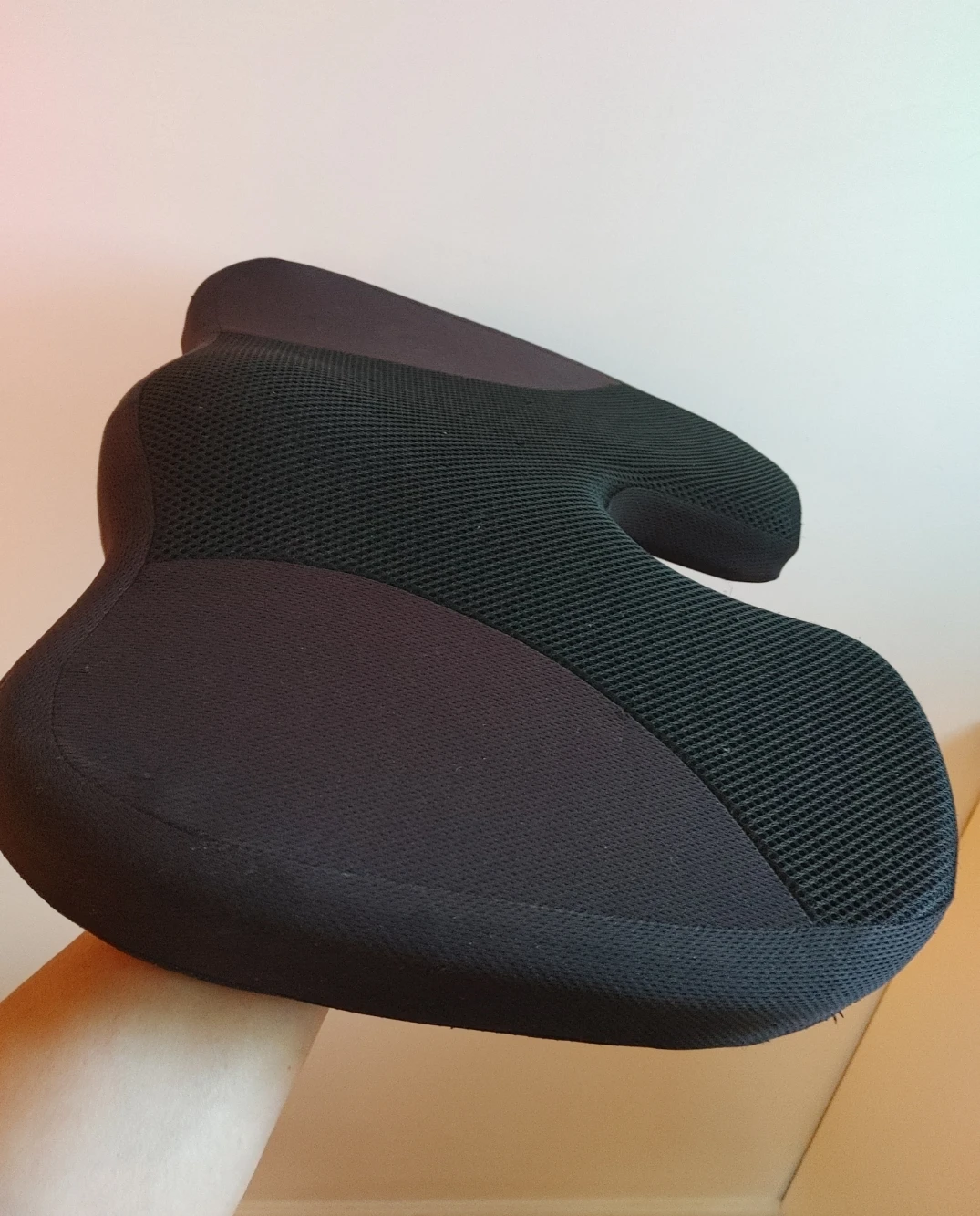 Black Ergonomic Seat Cushion - photo 3