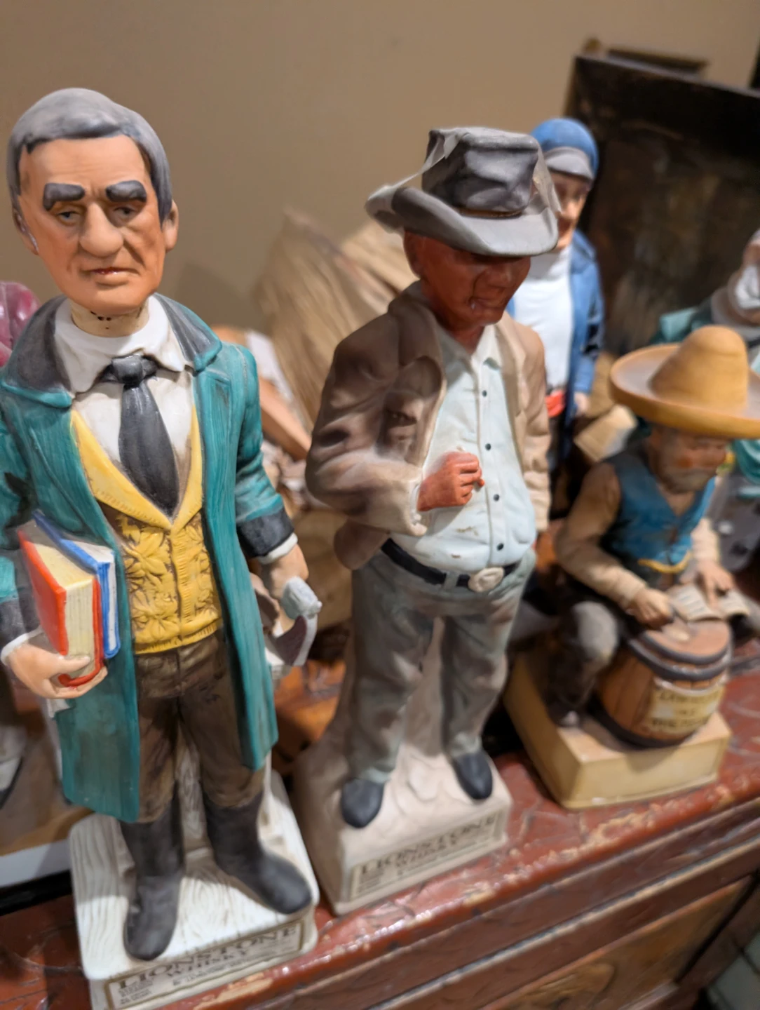 Lionstone Collectible Whisky Decanter Figures - photo 2