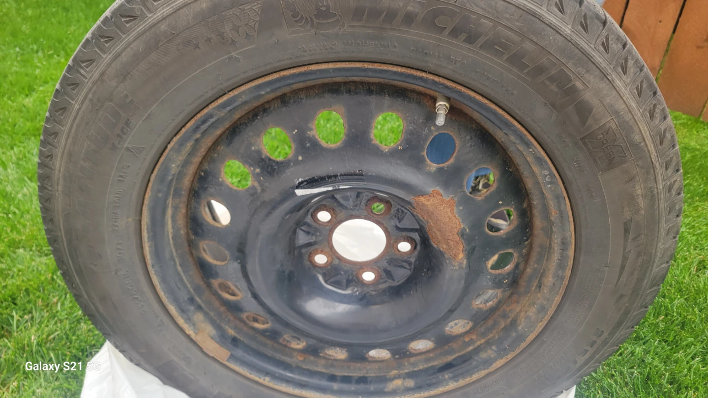 Michelin latitude x-ice tires 235/60/R18 - photo 2