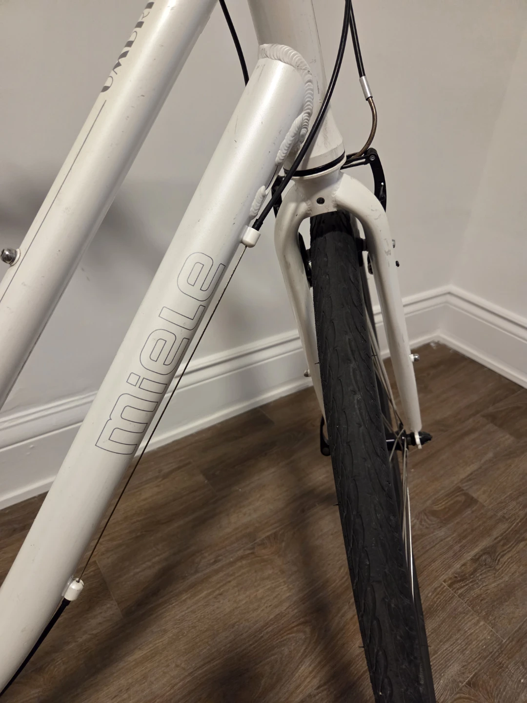 White Miele Umbria ST 3-Speed Bike – Medium Frame - photo 2