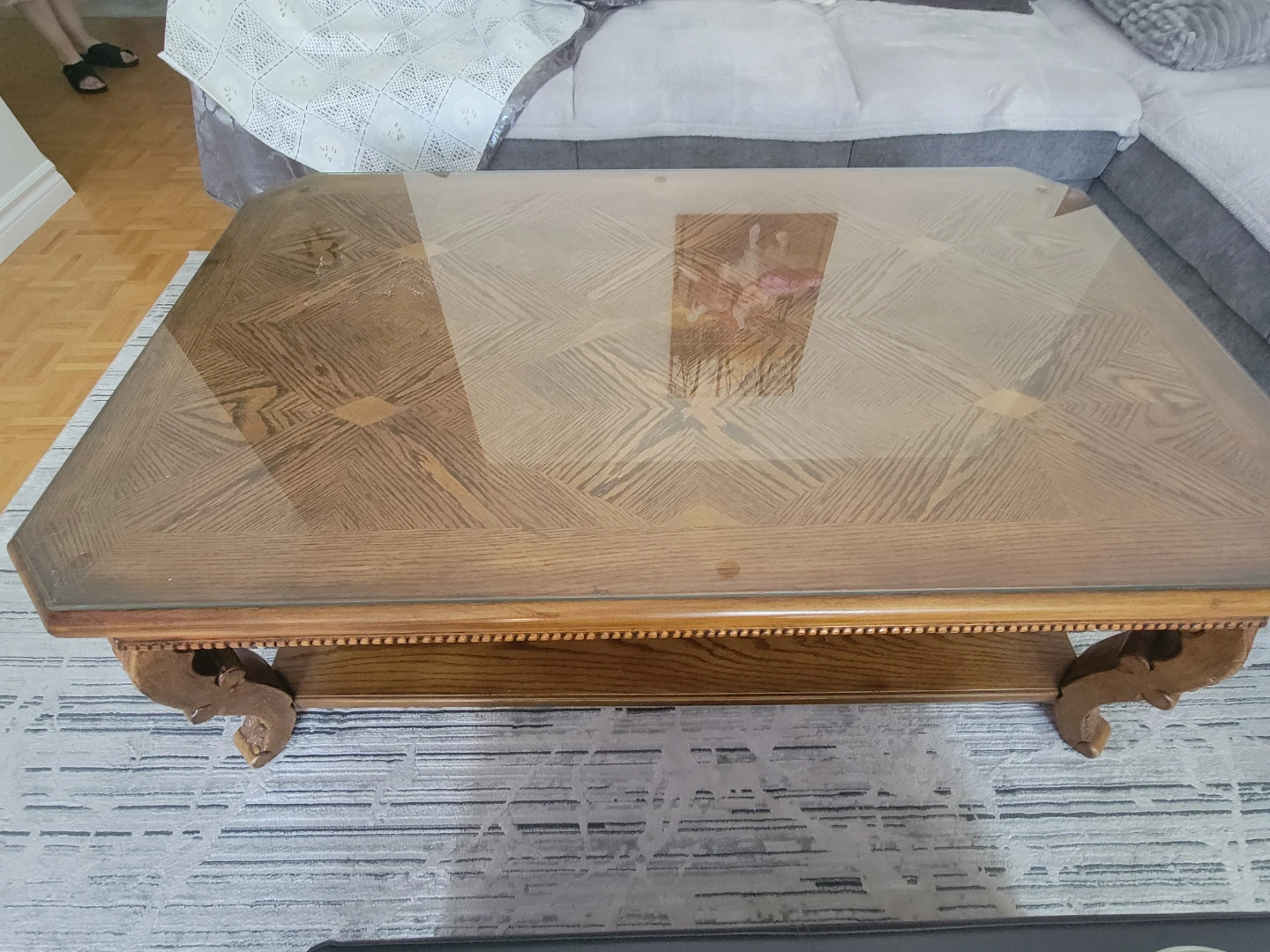 Wooden coffee table with glass top - photo 2