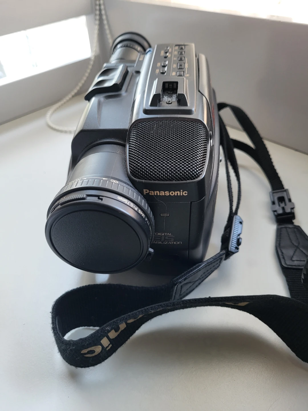 Vintage Panasonic VHS-C Camcorder Bundle - photo 4