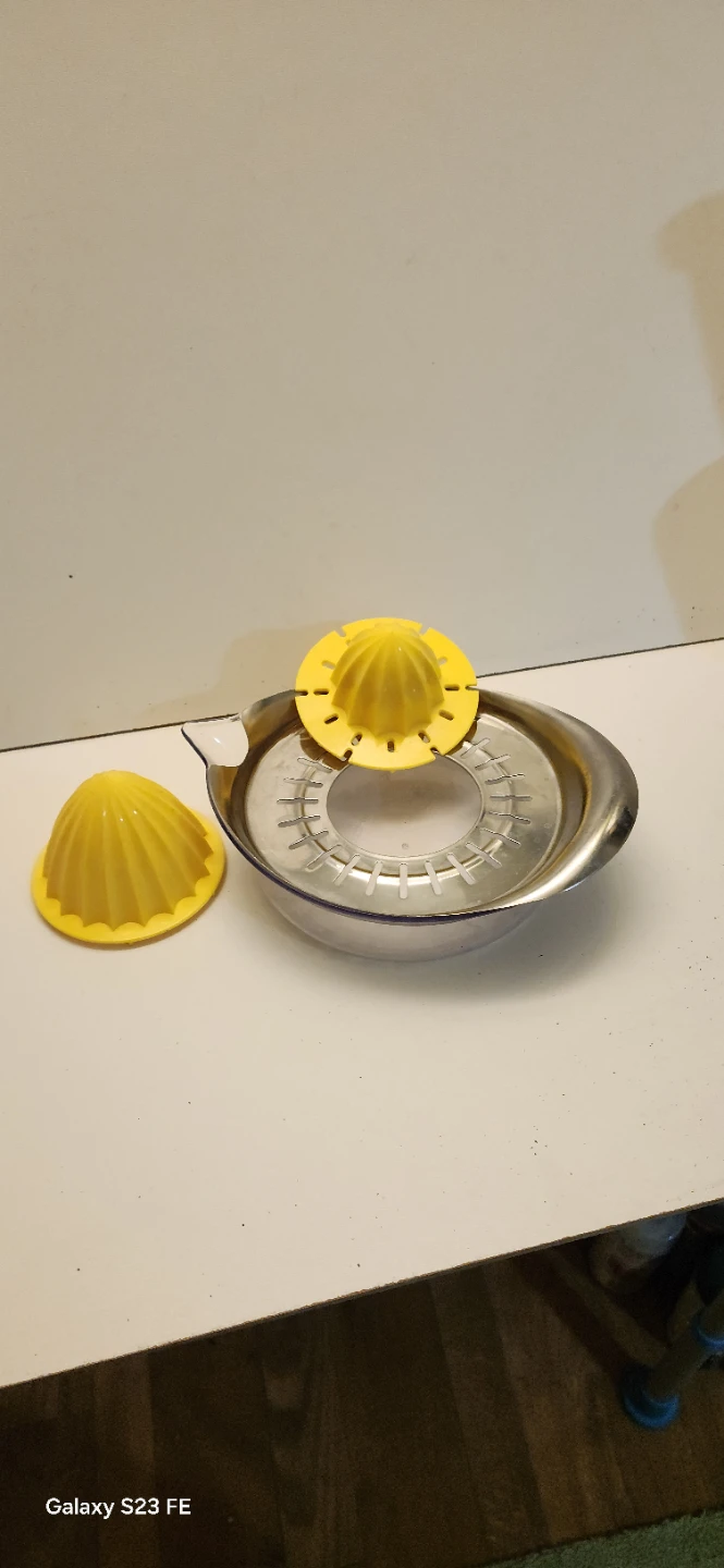 Stainless Steel Citrus Juicer with Yellow Reamers - photo 2