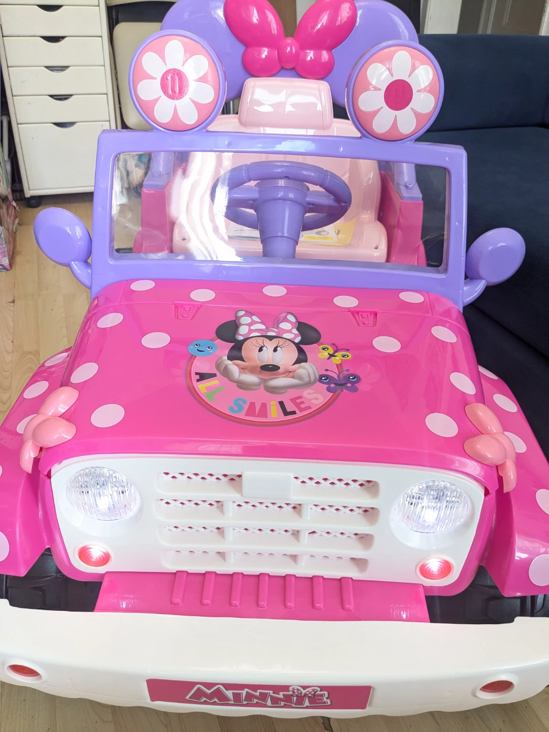Minnie Mouse's Flower Power 4 x 4 Electric Ride on Car - photo 3