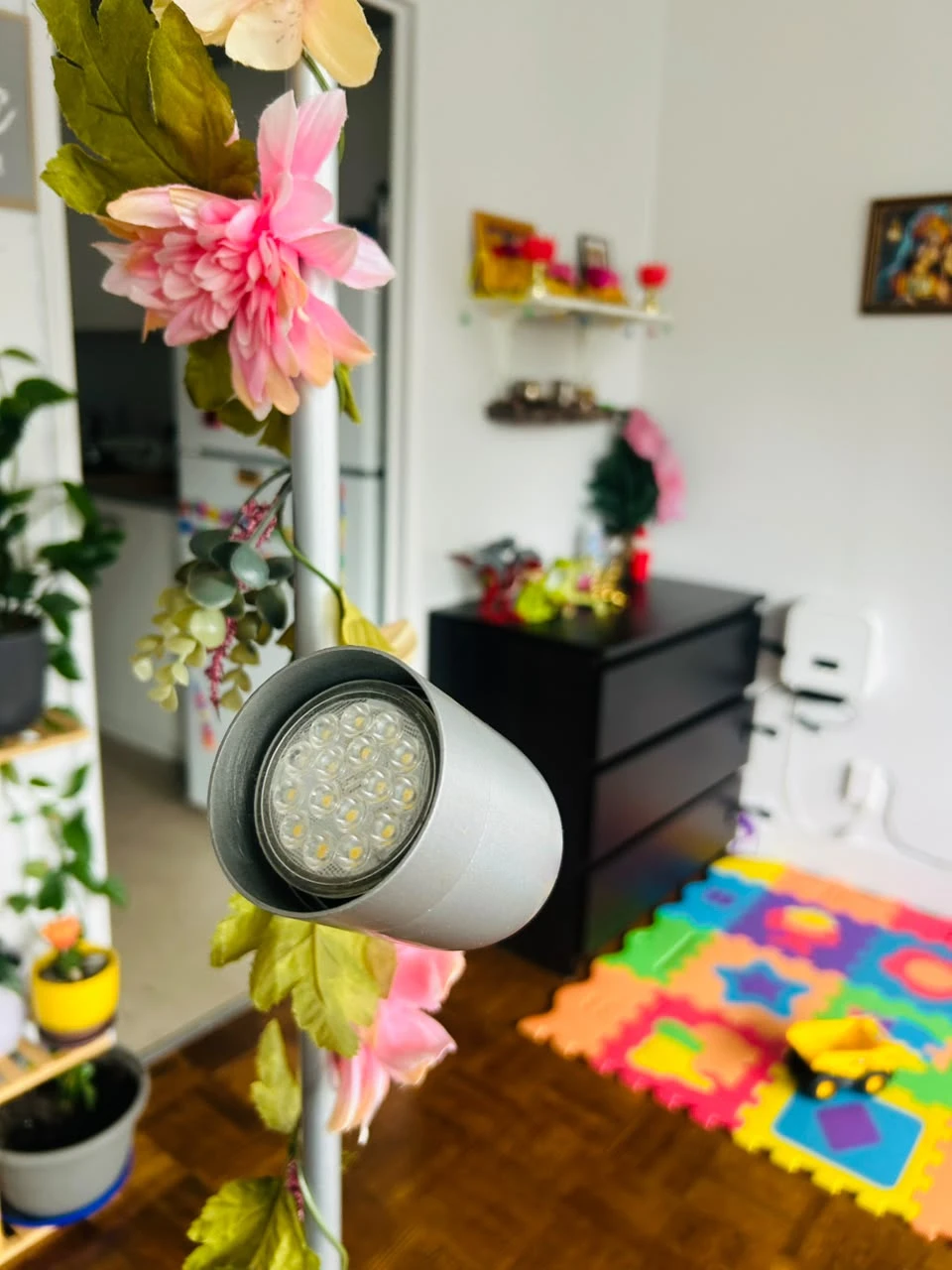 Moving out sale -Floor Lamp with LED Light - photo 3