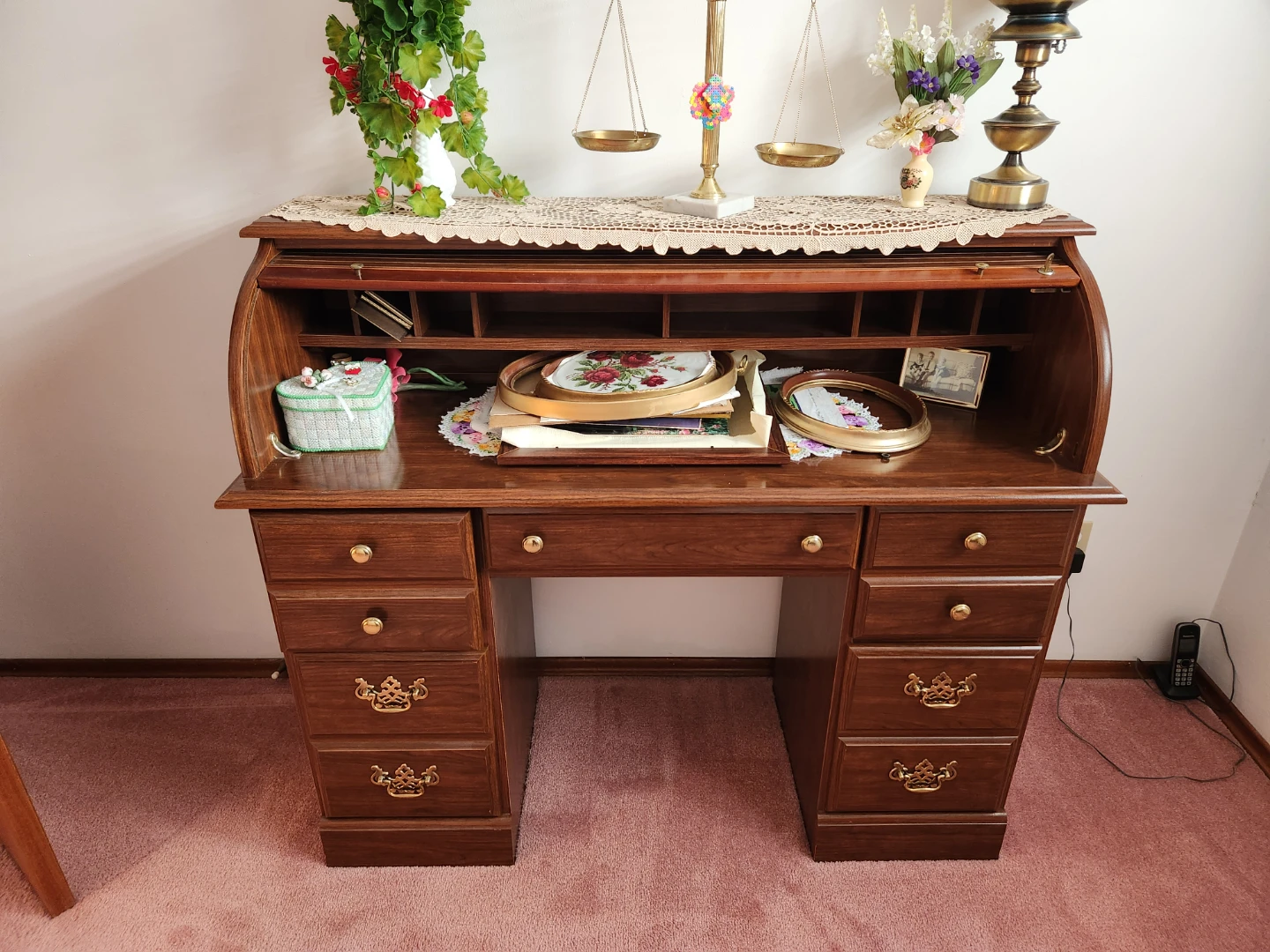Classic wood roll-top desk - photo 2