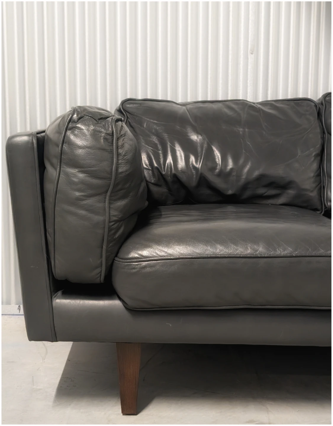 Leather couch - photo 3