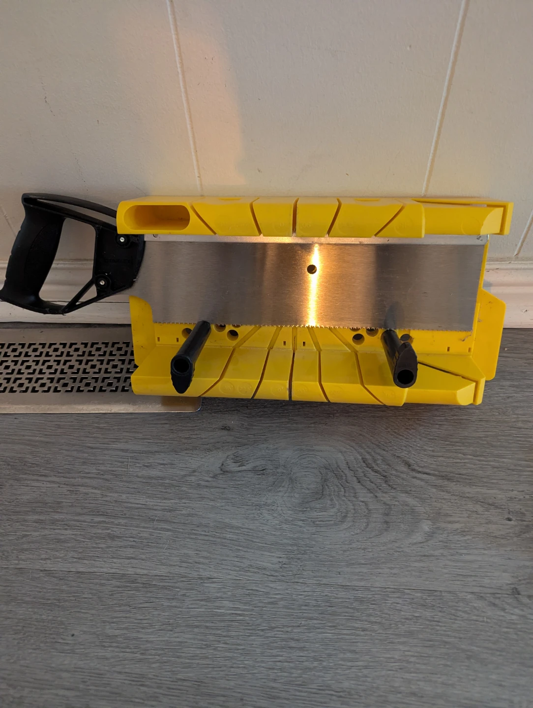 Stanley TradeCut 15" Saw and Wood Saw w/ Miter Box - photo 3