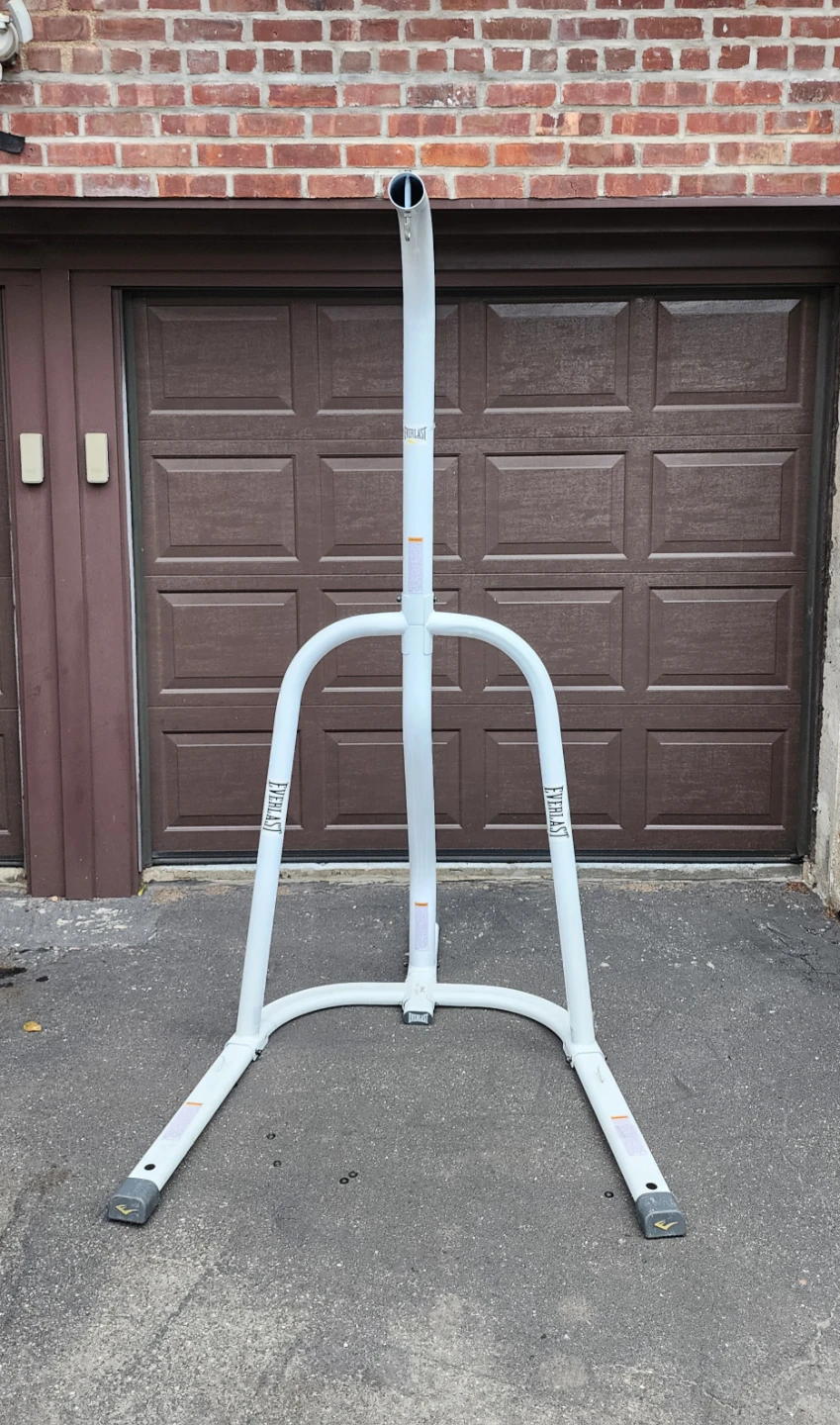 Everlast Free Standing Heavy Bag Stand