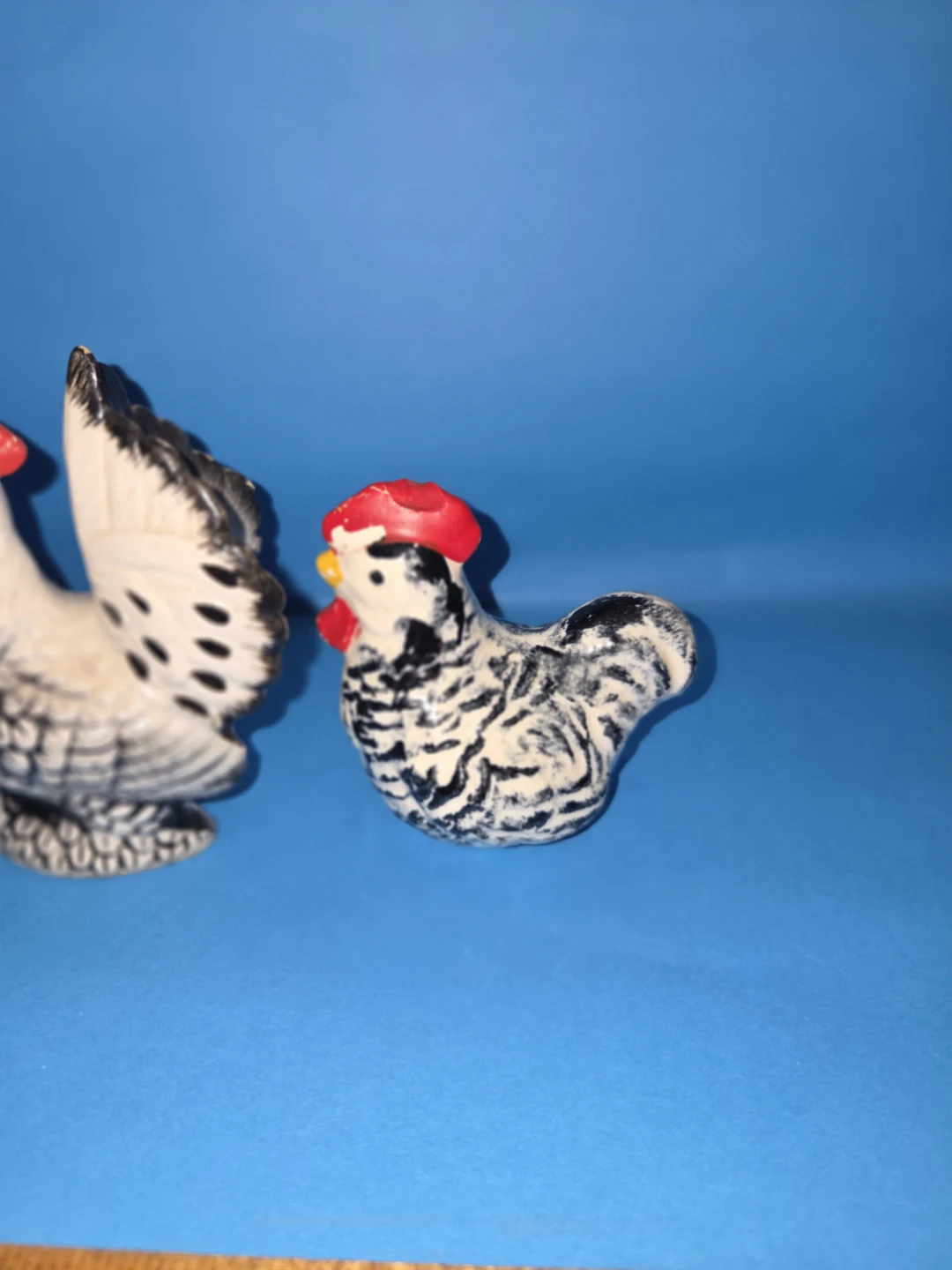 Ceramic Chicken Figurines (Rooster and Hen) - photo 3