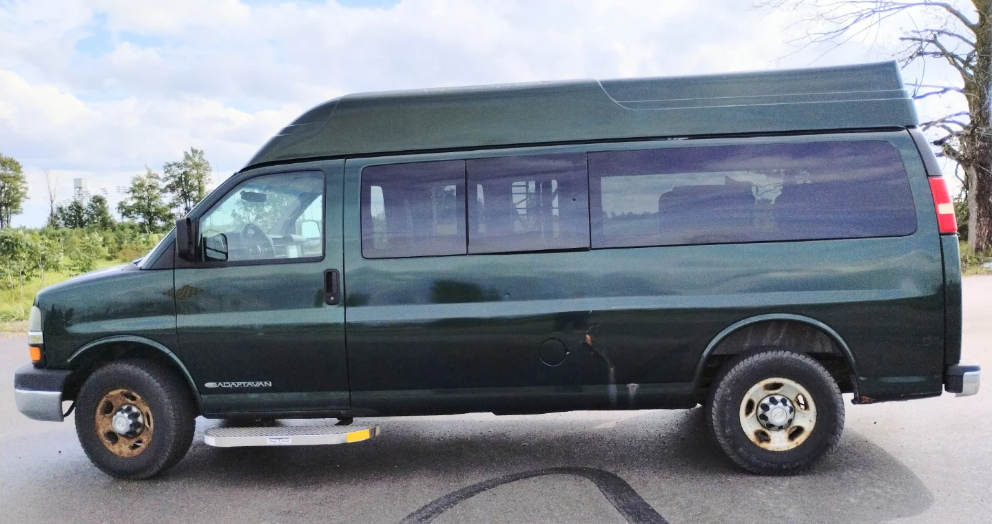 Chevrolet Express 3500 Wheelchair Van - photo 3