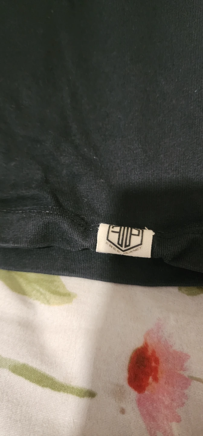 Free Planet Black T-Shirt - photo 2