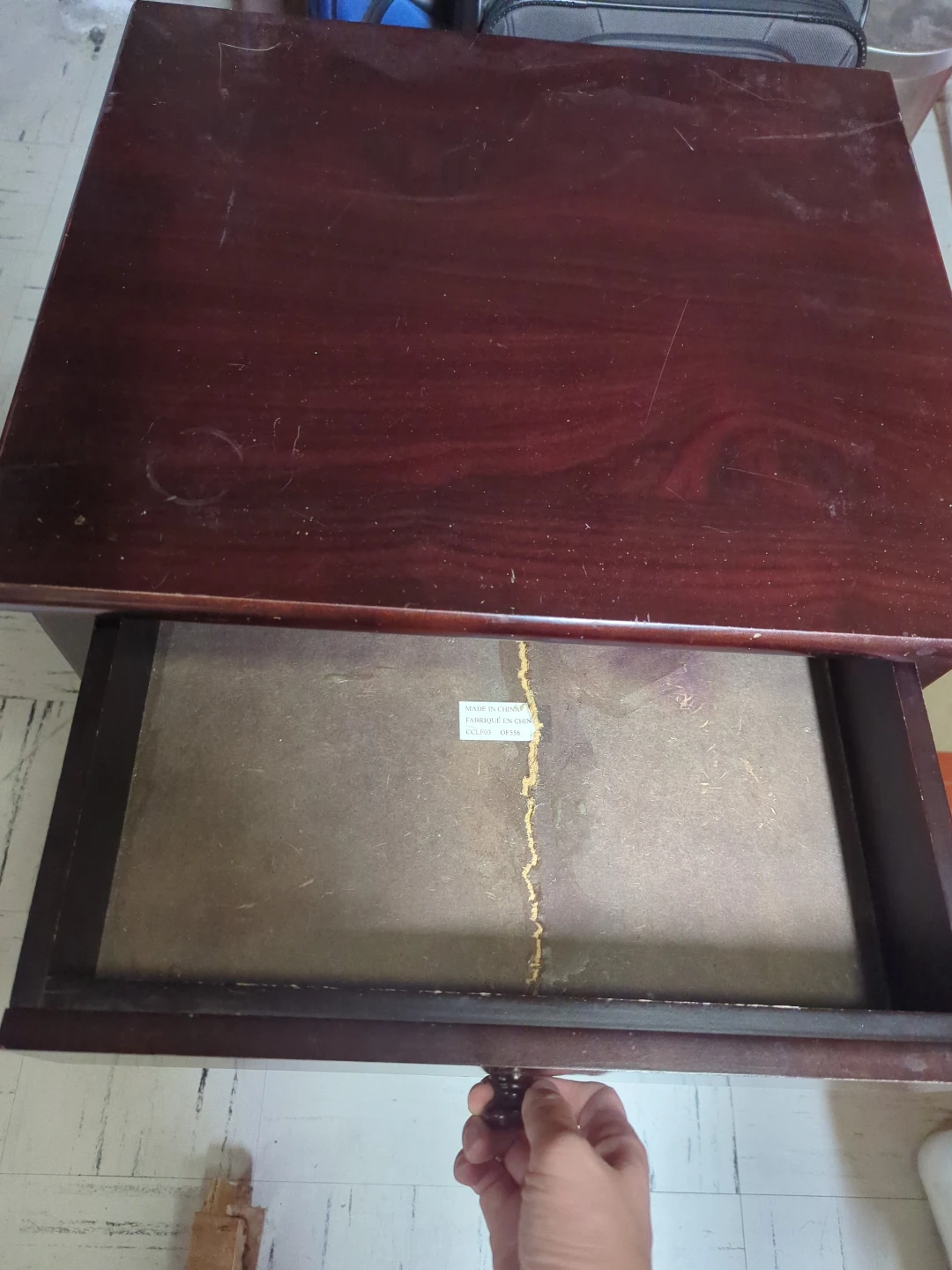 Free nightstand - pick up Friday 28 - photo 2