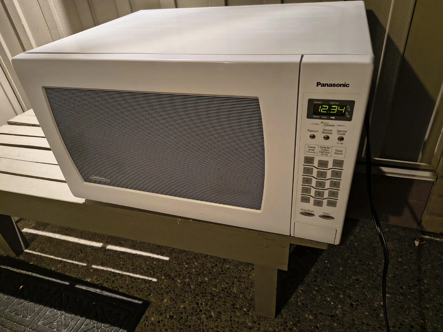 Panasonic Genius Full Size Microwave - photo 4