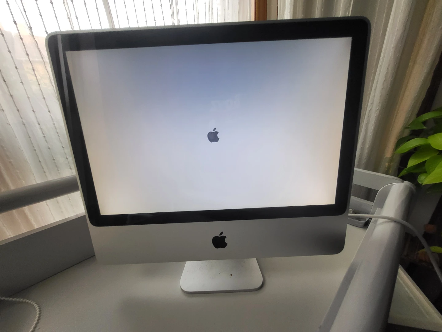 Apple iMac 20" Desktop Computer A1224 - Untested - photo 2