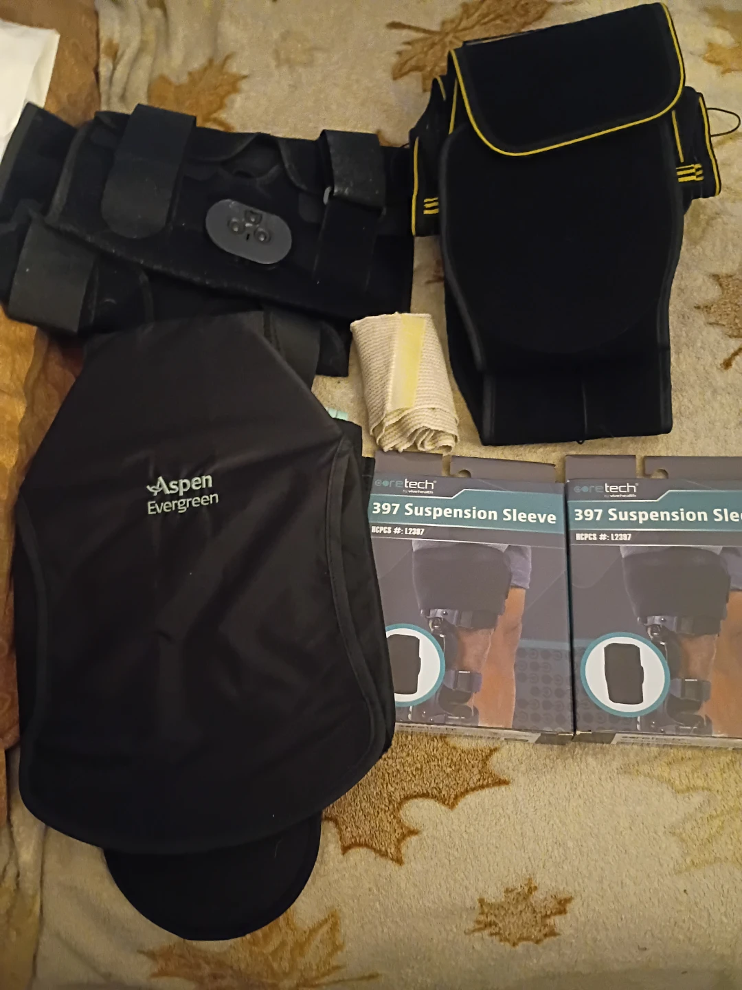Aspen Evergreen Knee Brace & Coretech Suspension Sleeves