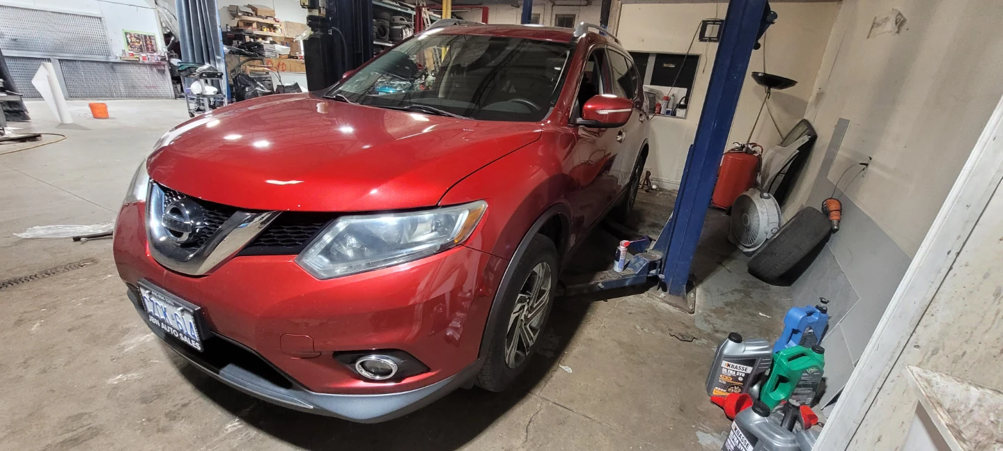 2014 Red Nissan Rogue SV AWD - photo 2