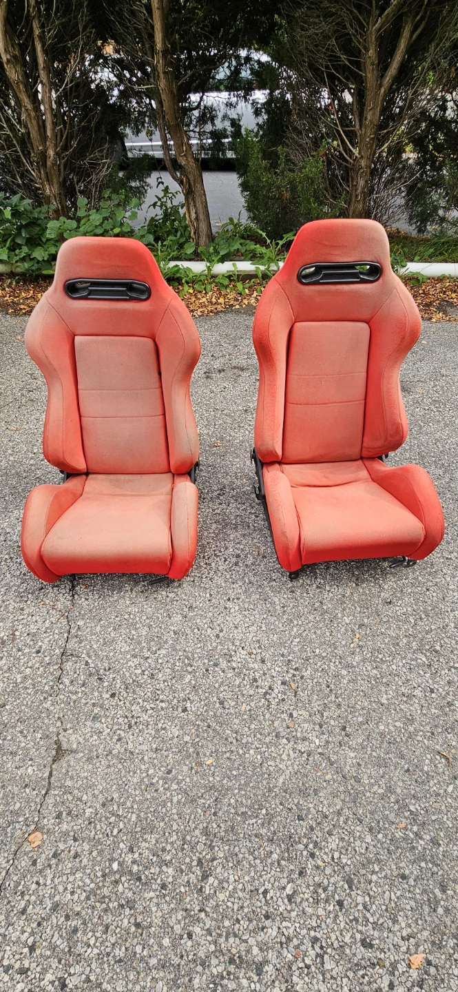 Red Yonaka Bucket Seats