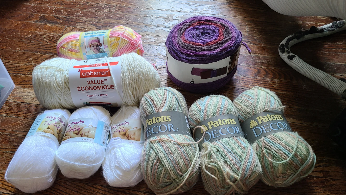 Assorted yarn