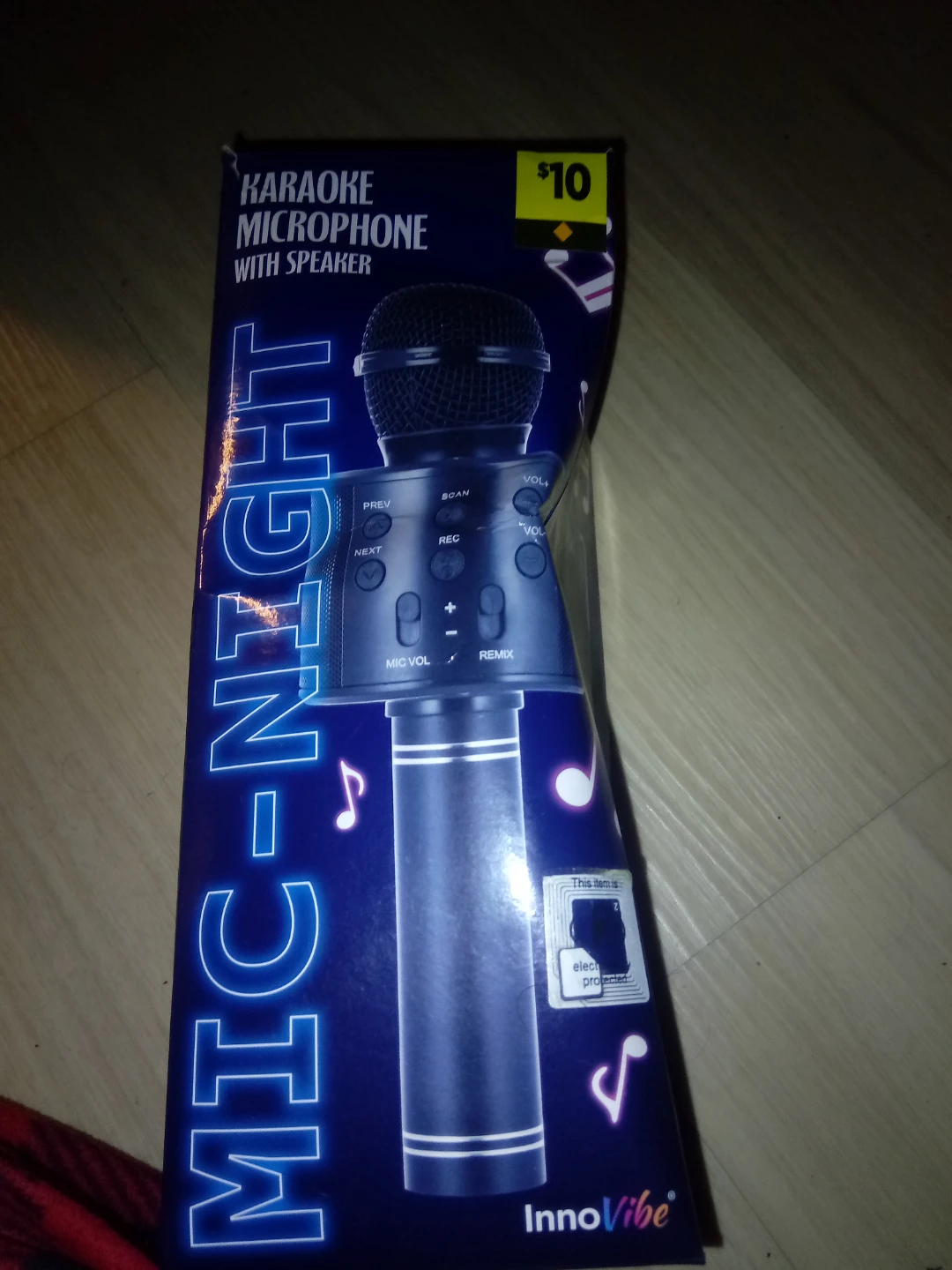 InnoVibe MIC-N-LIGHT Karaoke Microphone with Speaker