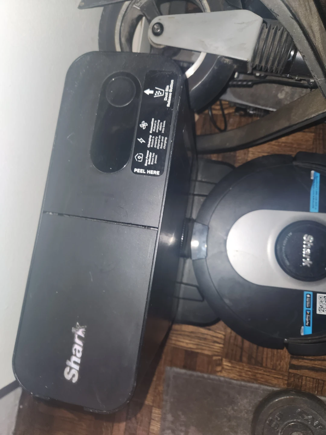 Shark Robot Vacuum with Self-Empty Base - photo 2