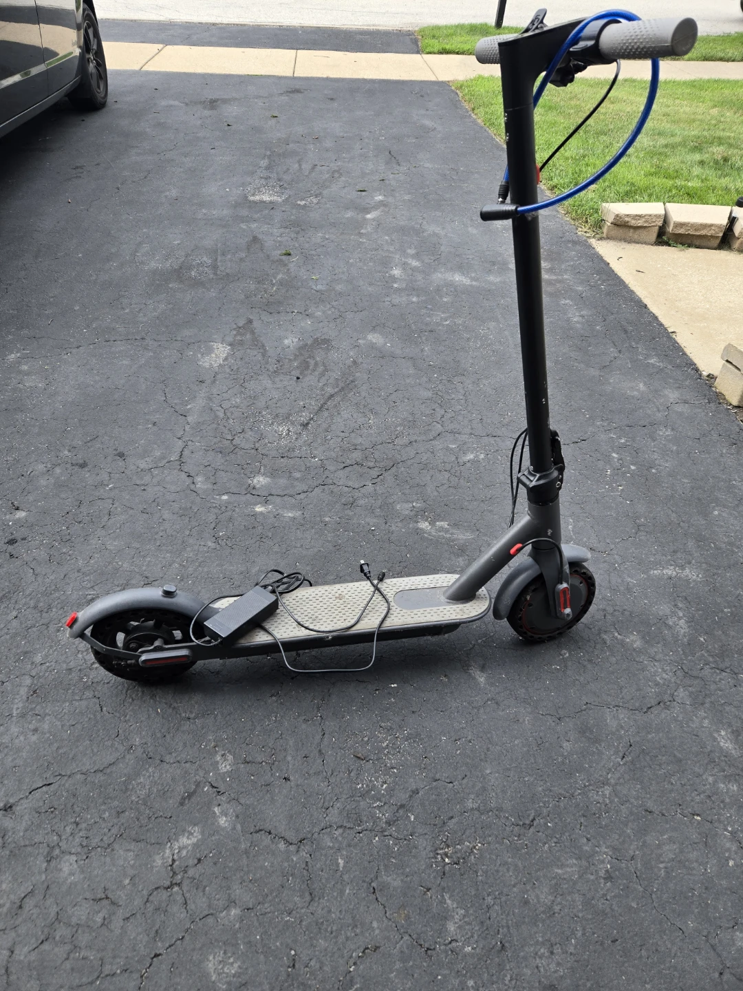 Electric Scooter with Charger - photo 3