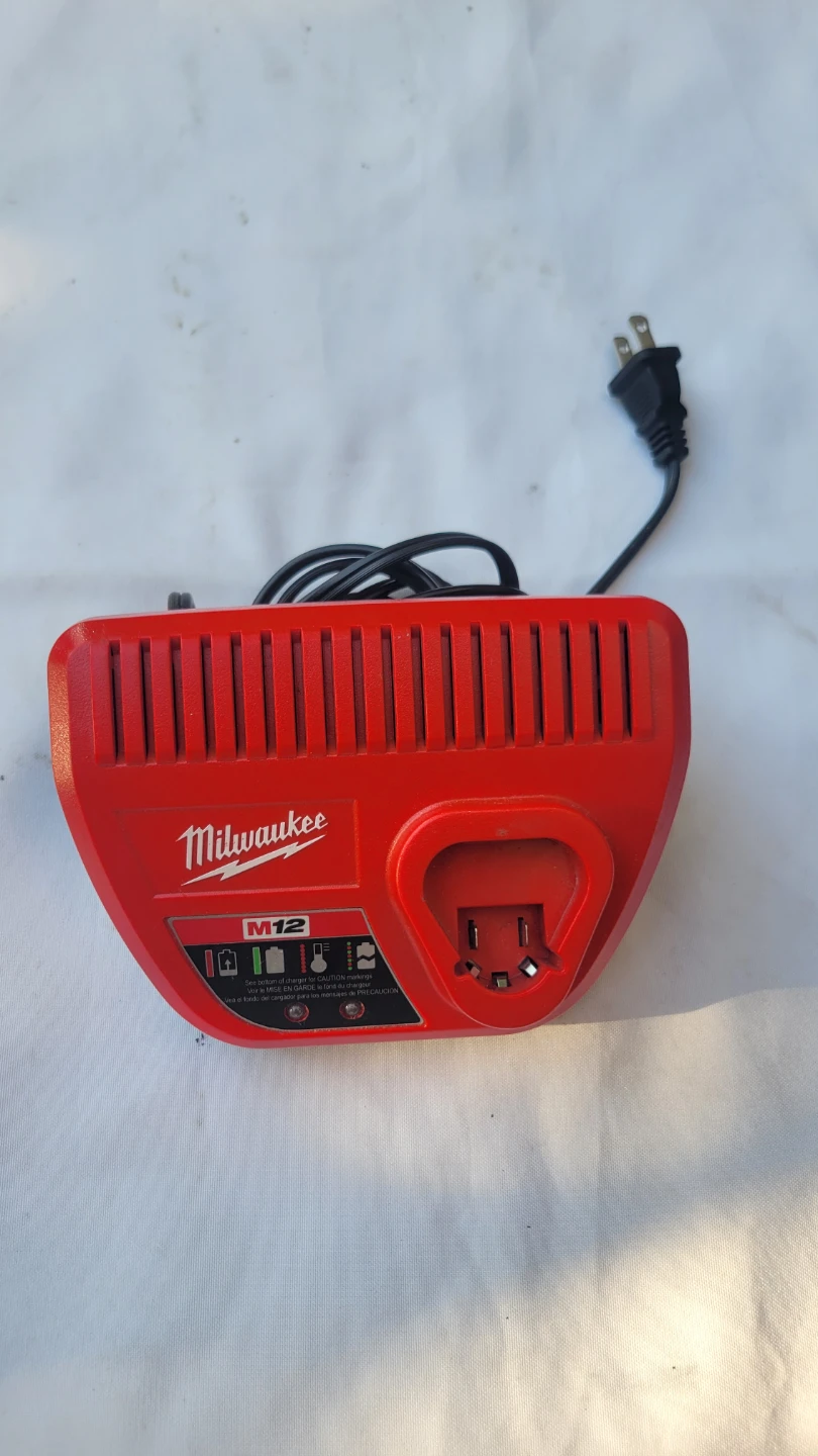Milwaukee M12 Battery Charger LITHIUM-ION