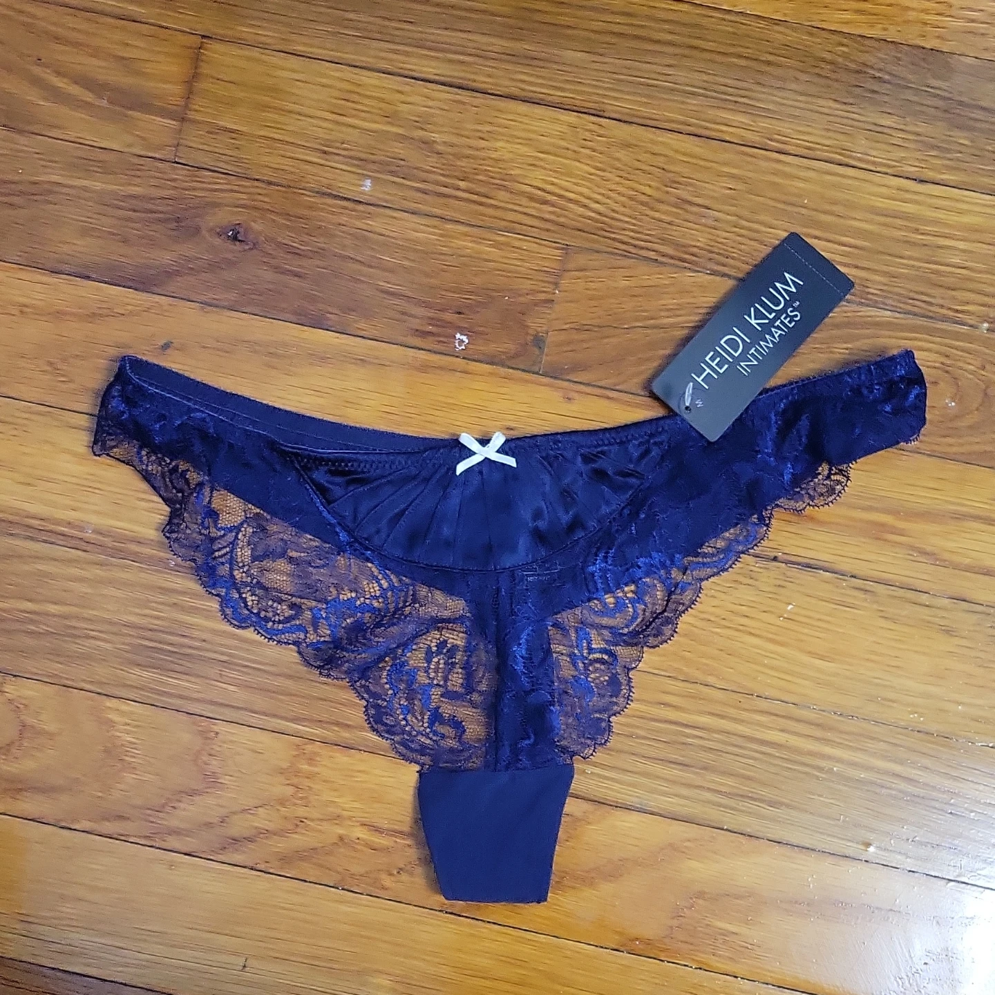 Heidi Klum Intimates Navy Lace Thong Panty - photo 2