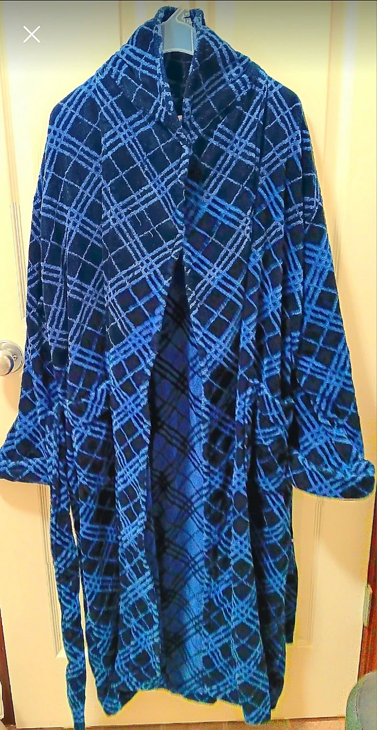 👘Black and Blue Cherokee Bathrobe - Size Large👘