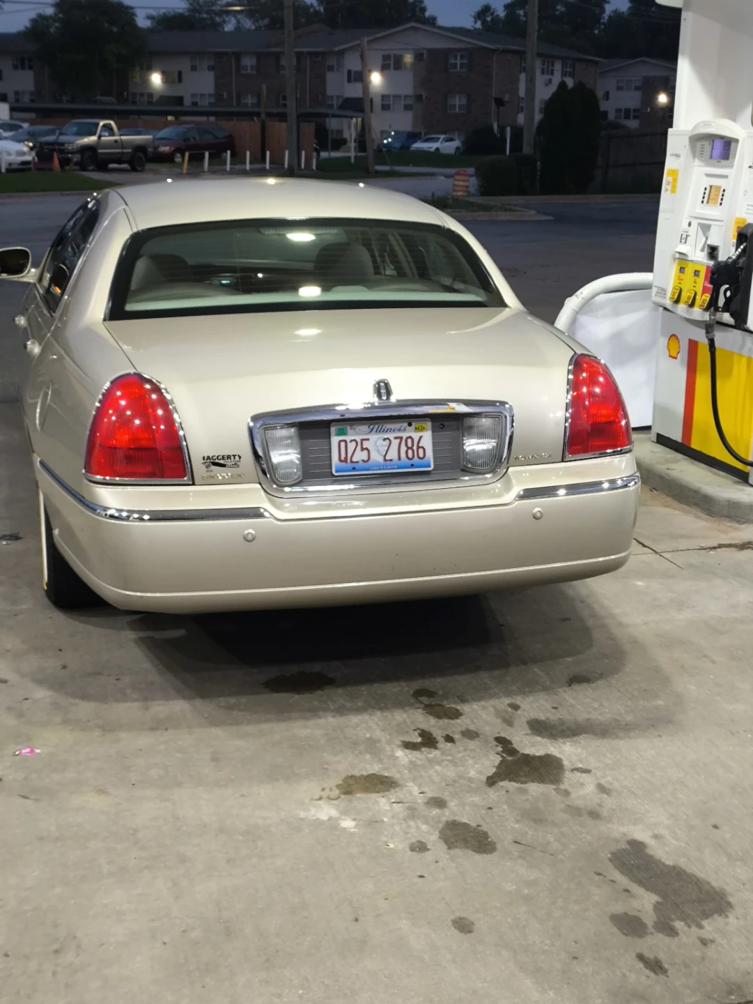 2004 Lincoln Town car - photo 3