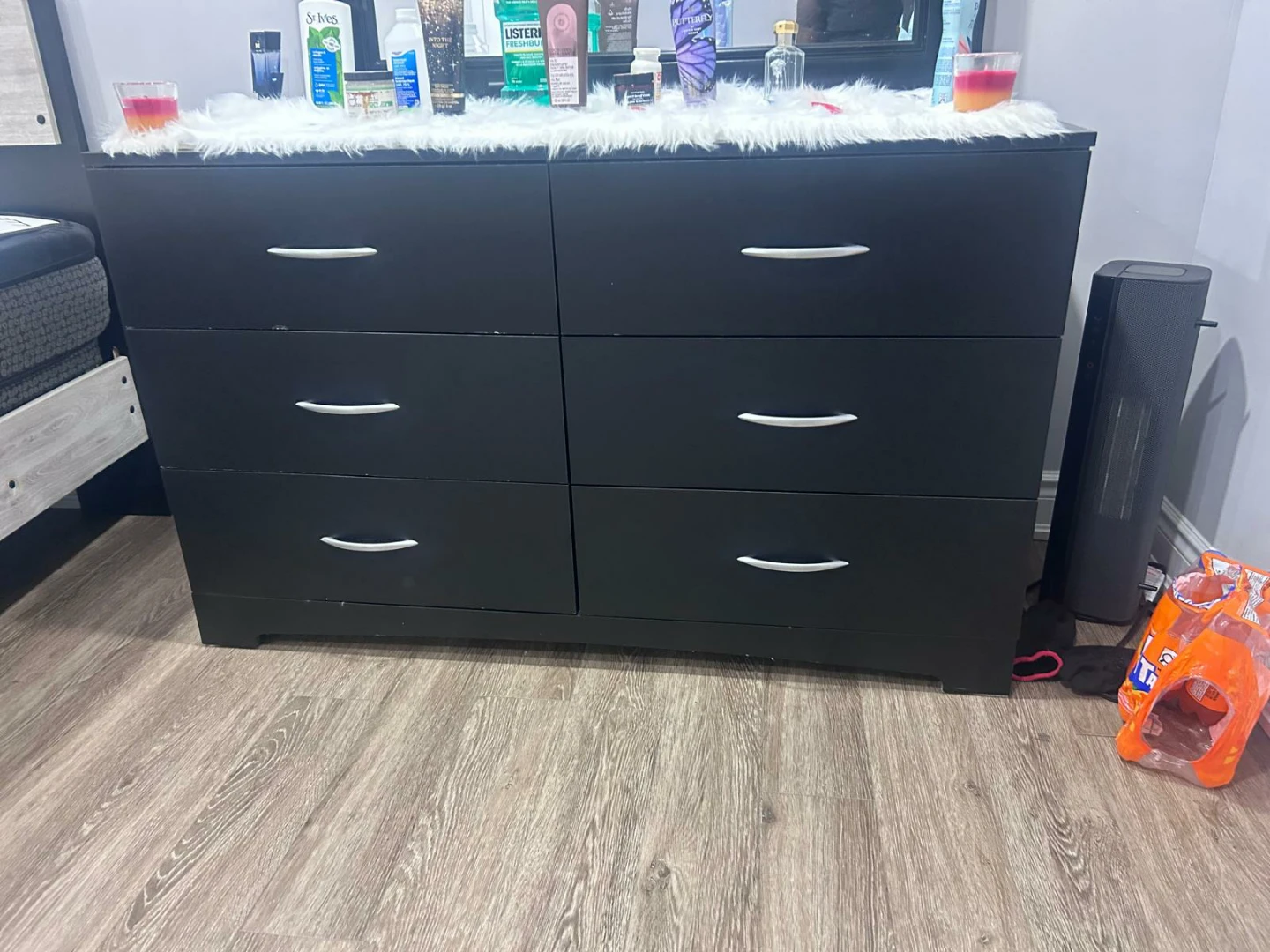Black Six-Drawer Dresser - photo 3